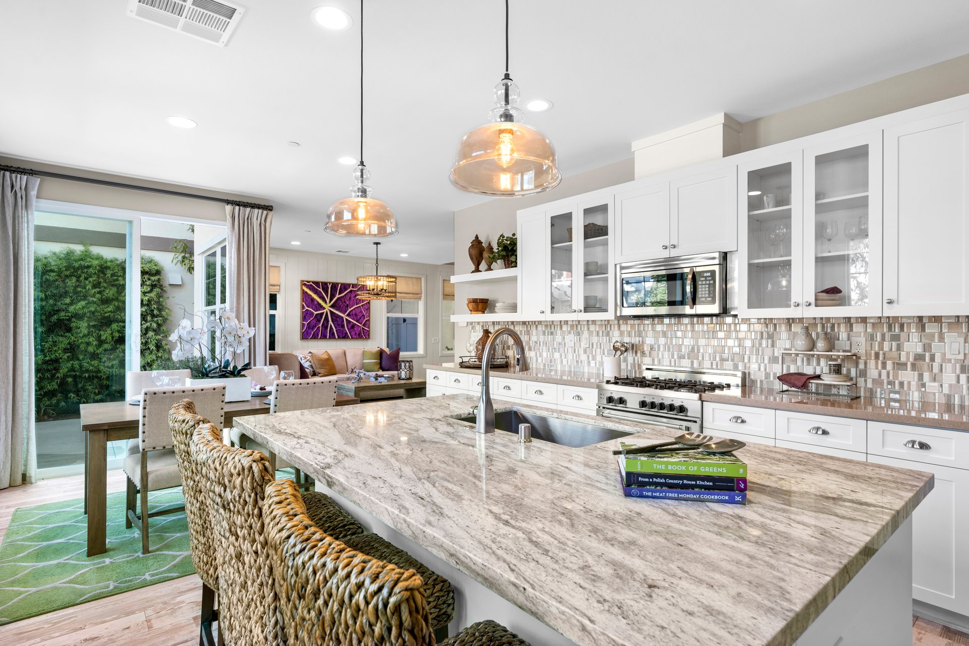 943 Aurora Ln