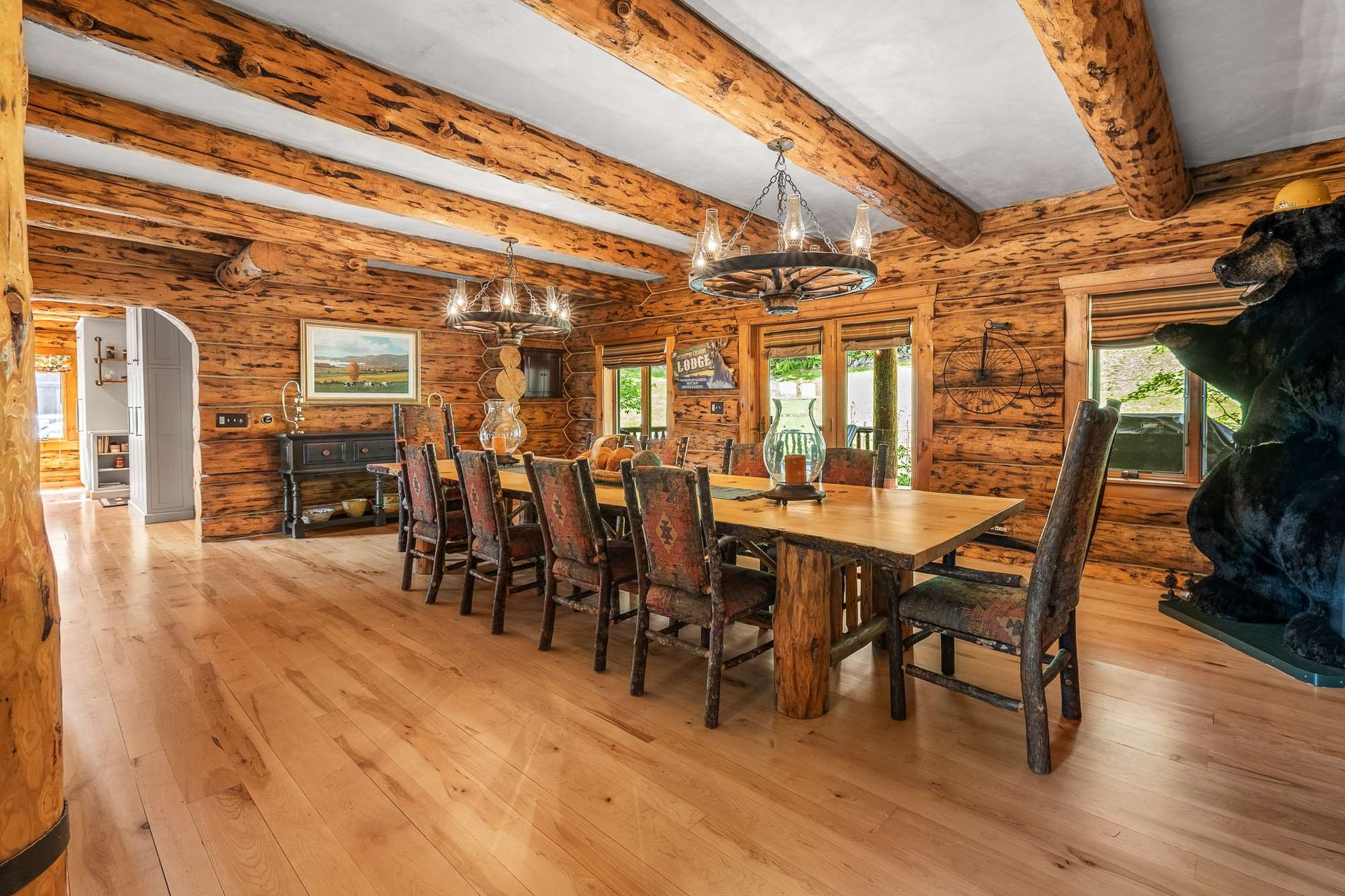 Exclusive Mountain Log Home - Monthly Rental Avail.