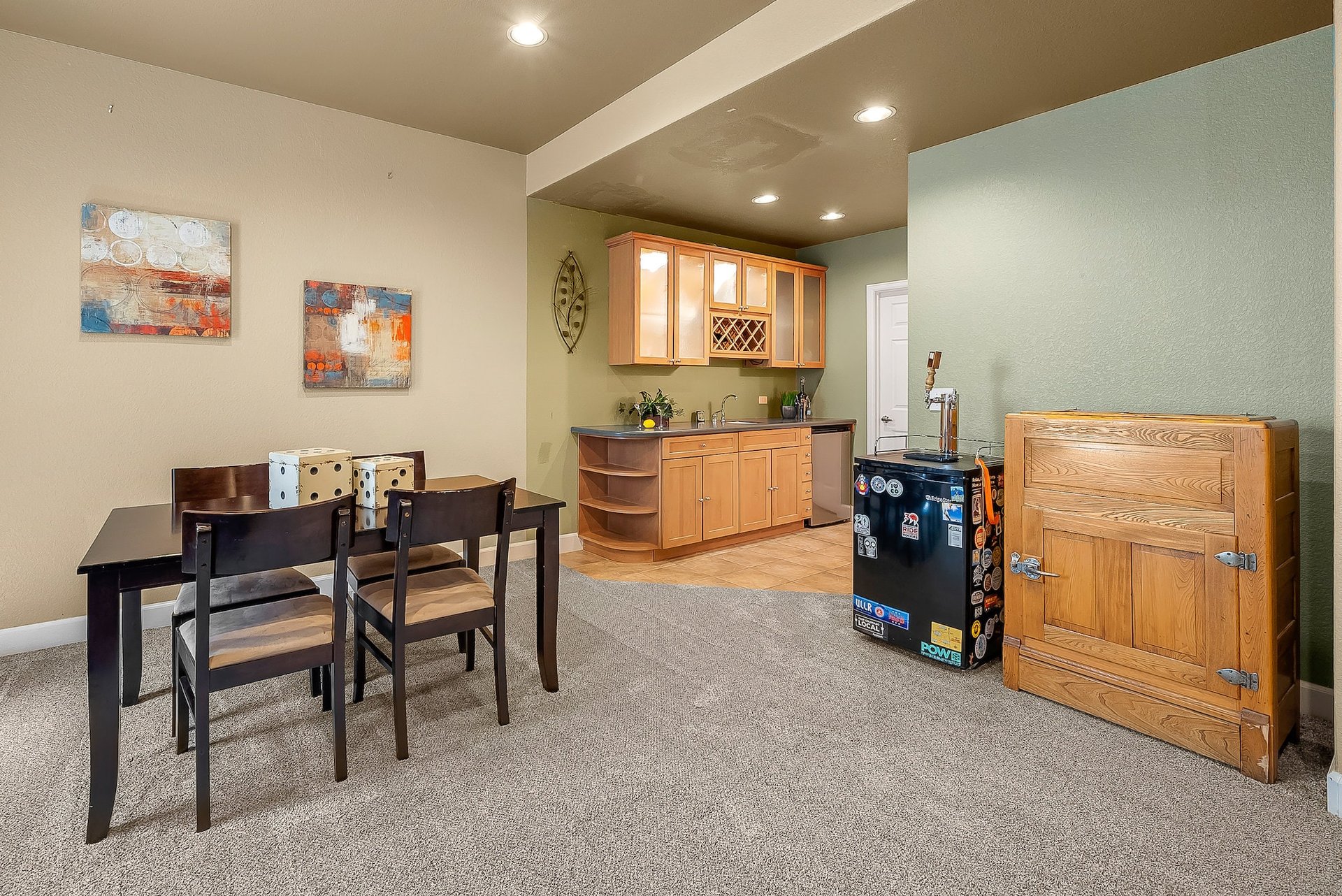 376 Mesa View Way