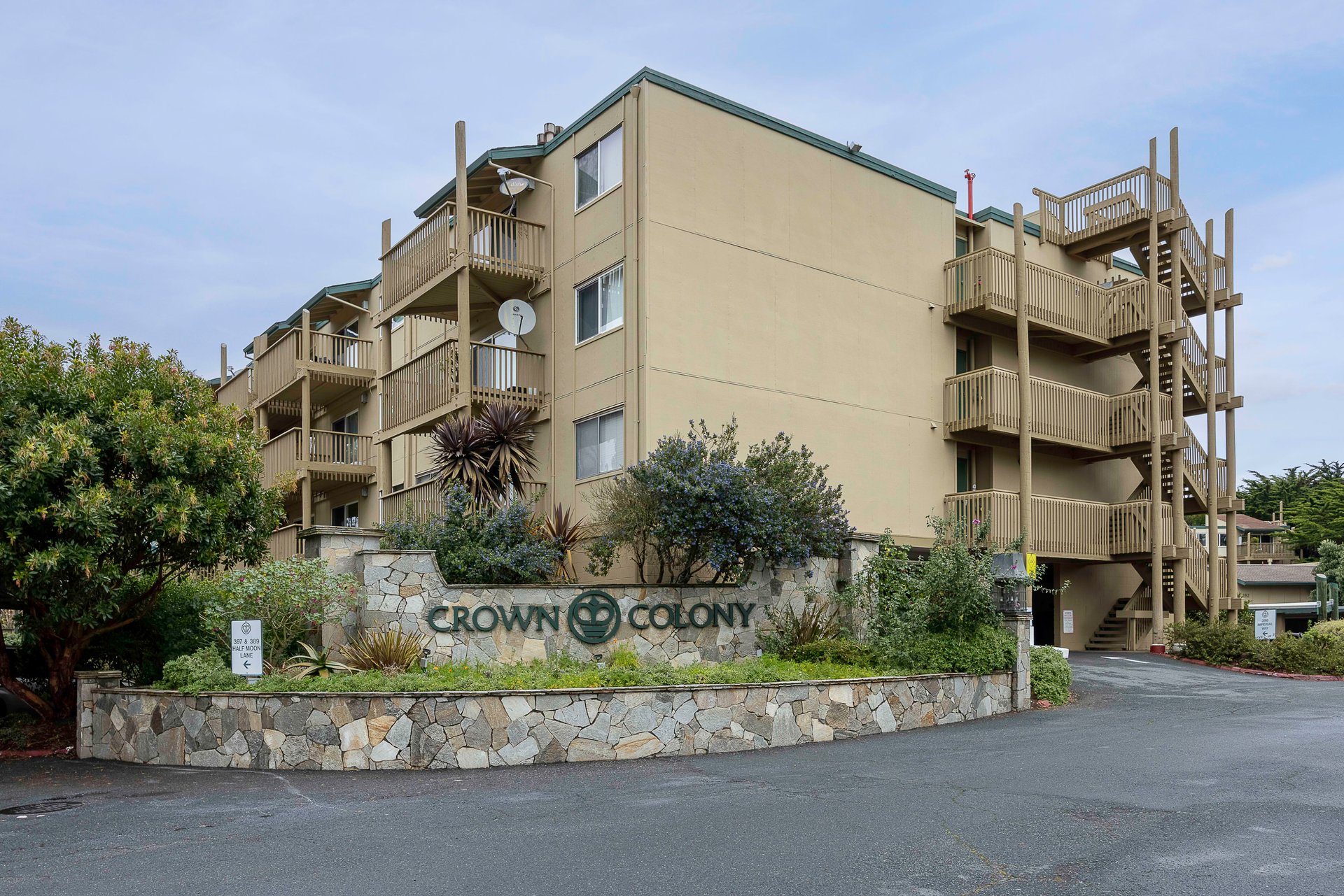 397 Imperial Way #210, Daly City