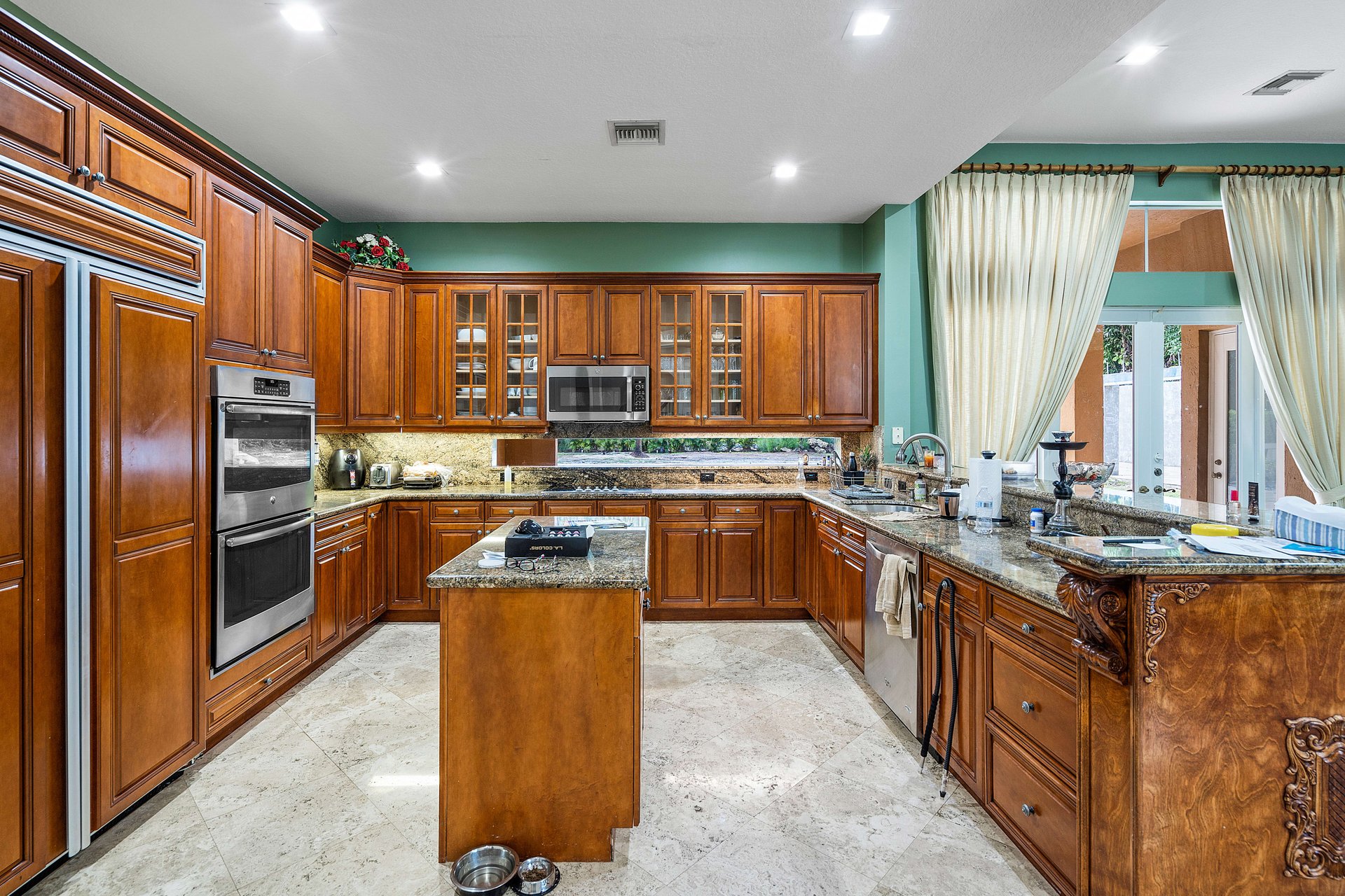 8723 NW 58th CT
