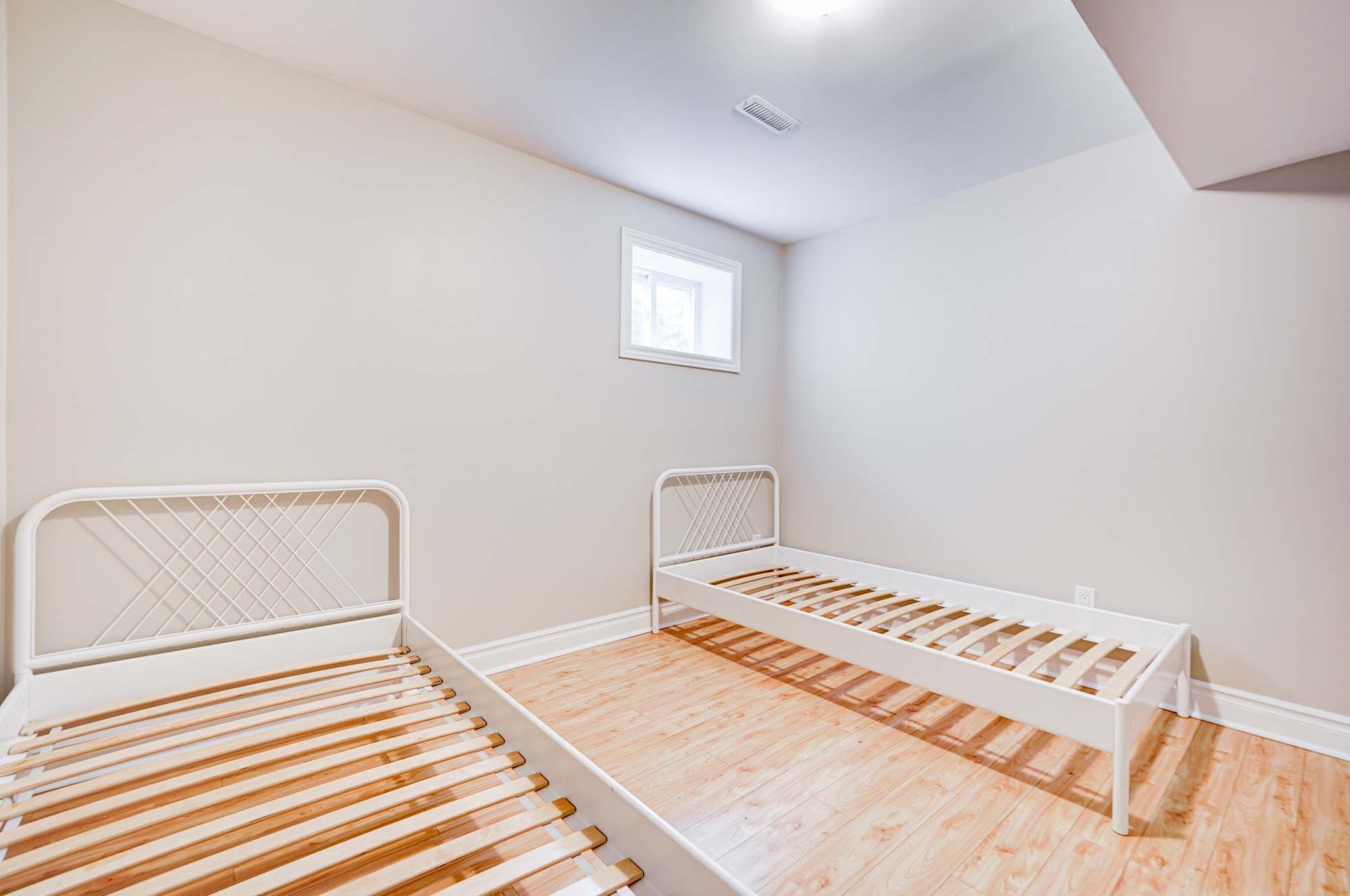 1534 Princeton Cres