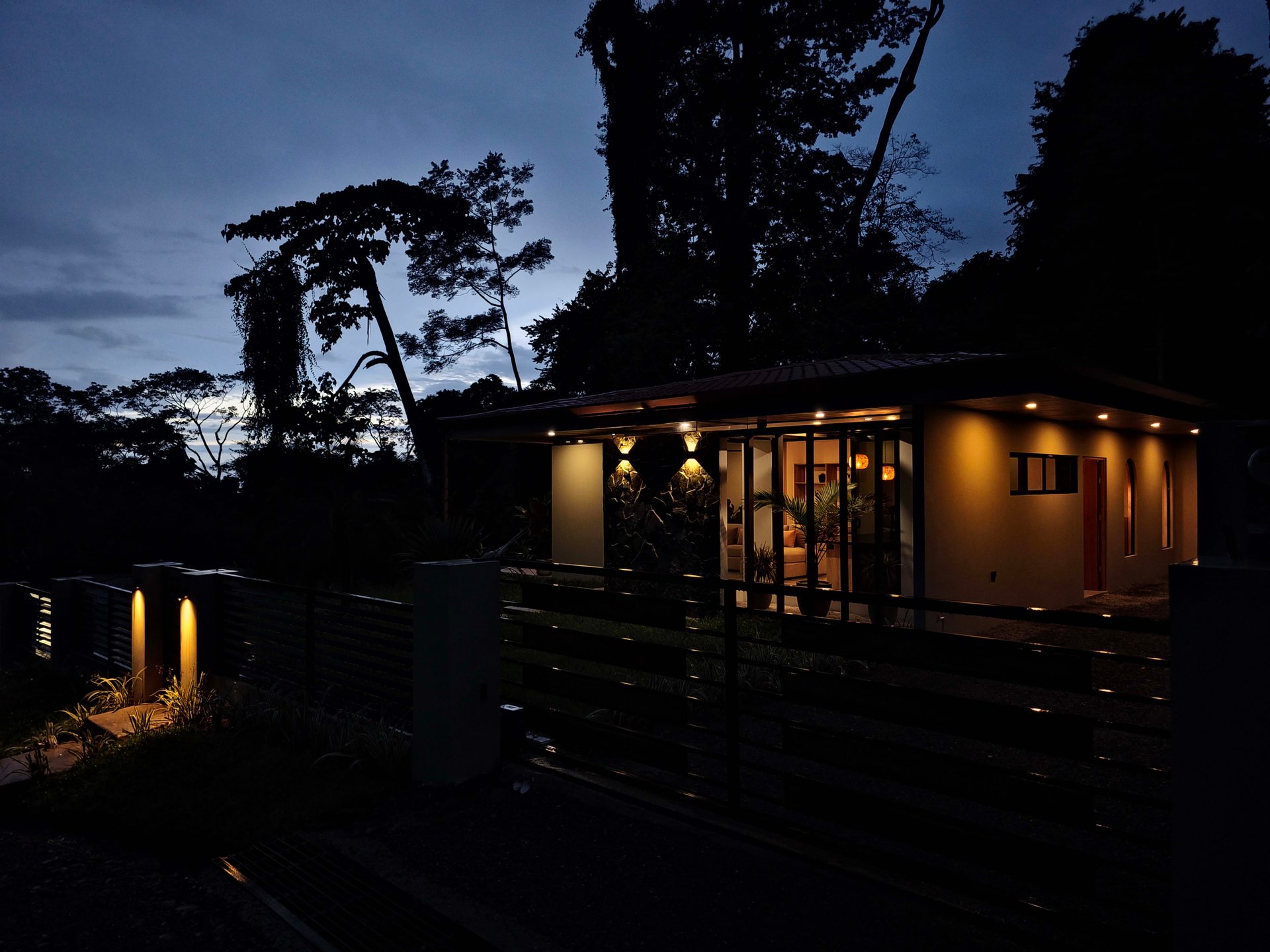 Jungle, Ocean, and exclusive elements to live in the tropics at Casa Elementum