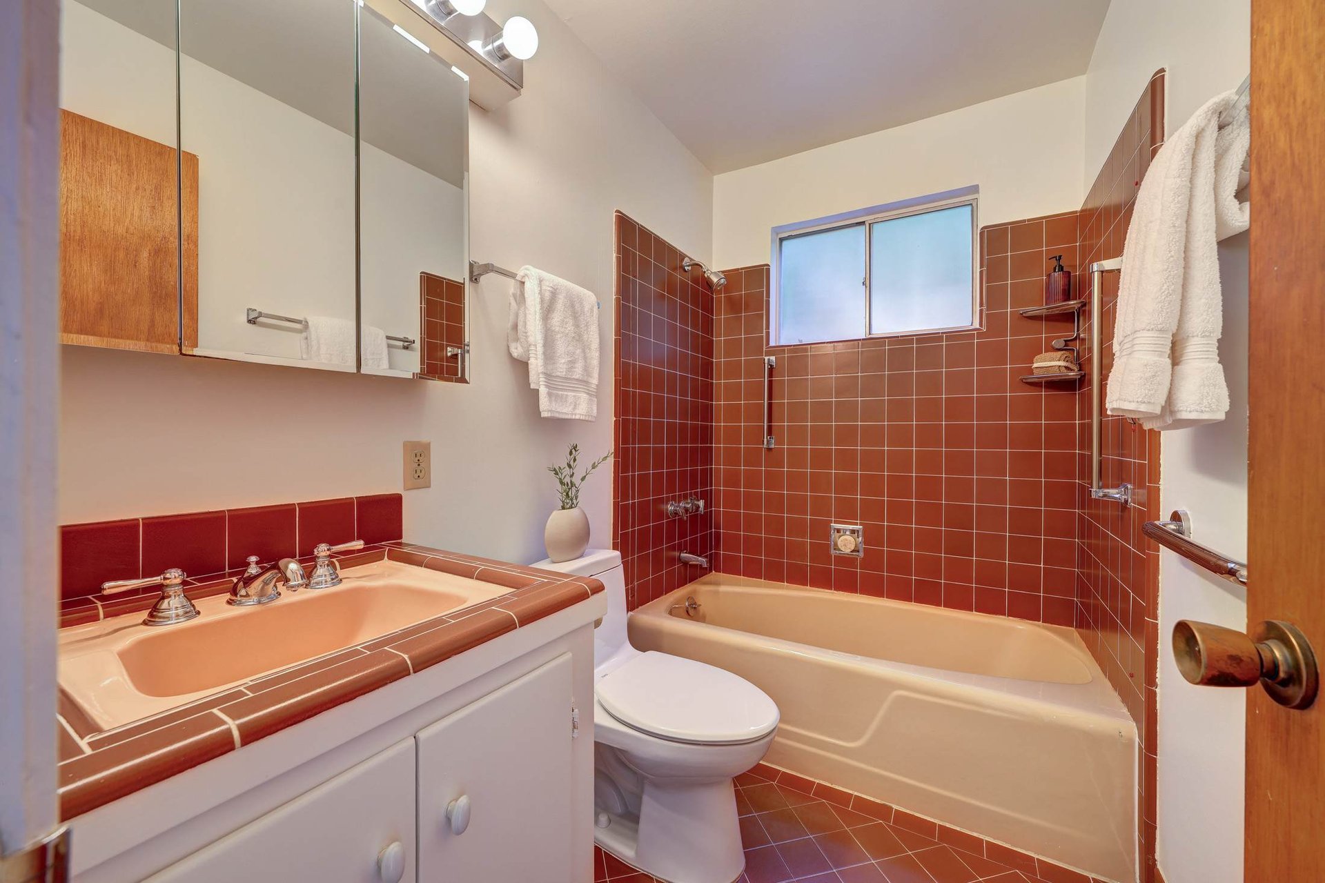Old Town Tiburon Duplex with Sweeping Views