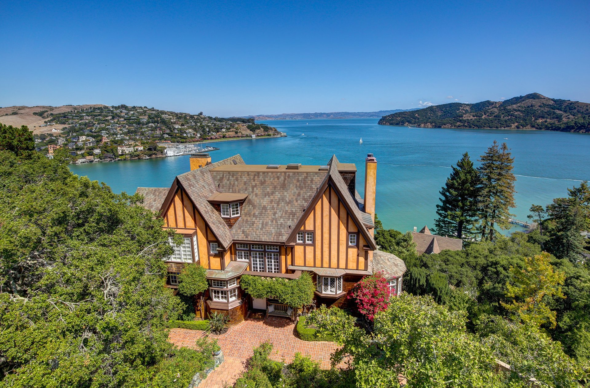 Historic View Estate
