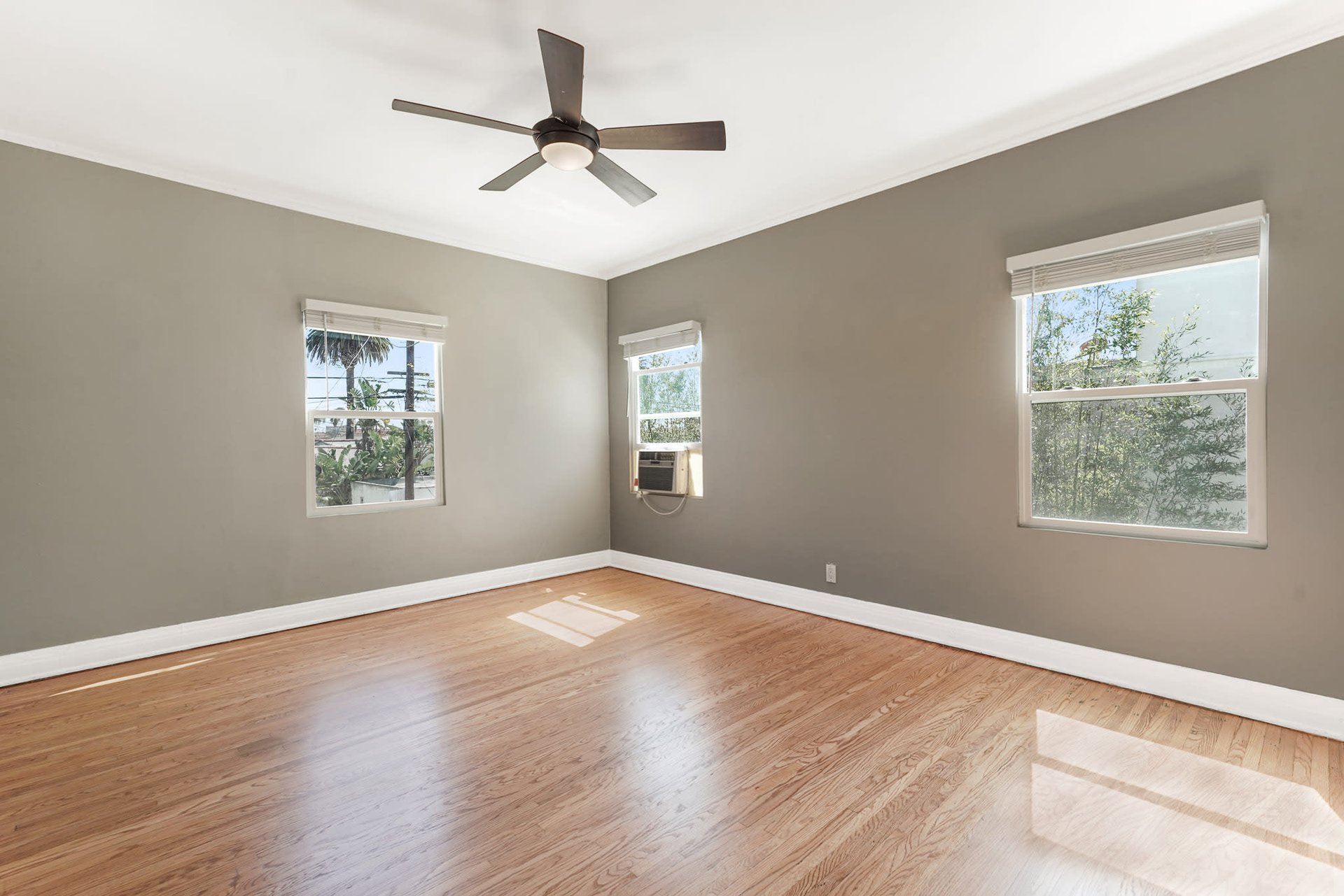 Exquisitely Remodeled Trophy Duplex in Longwood Highlands