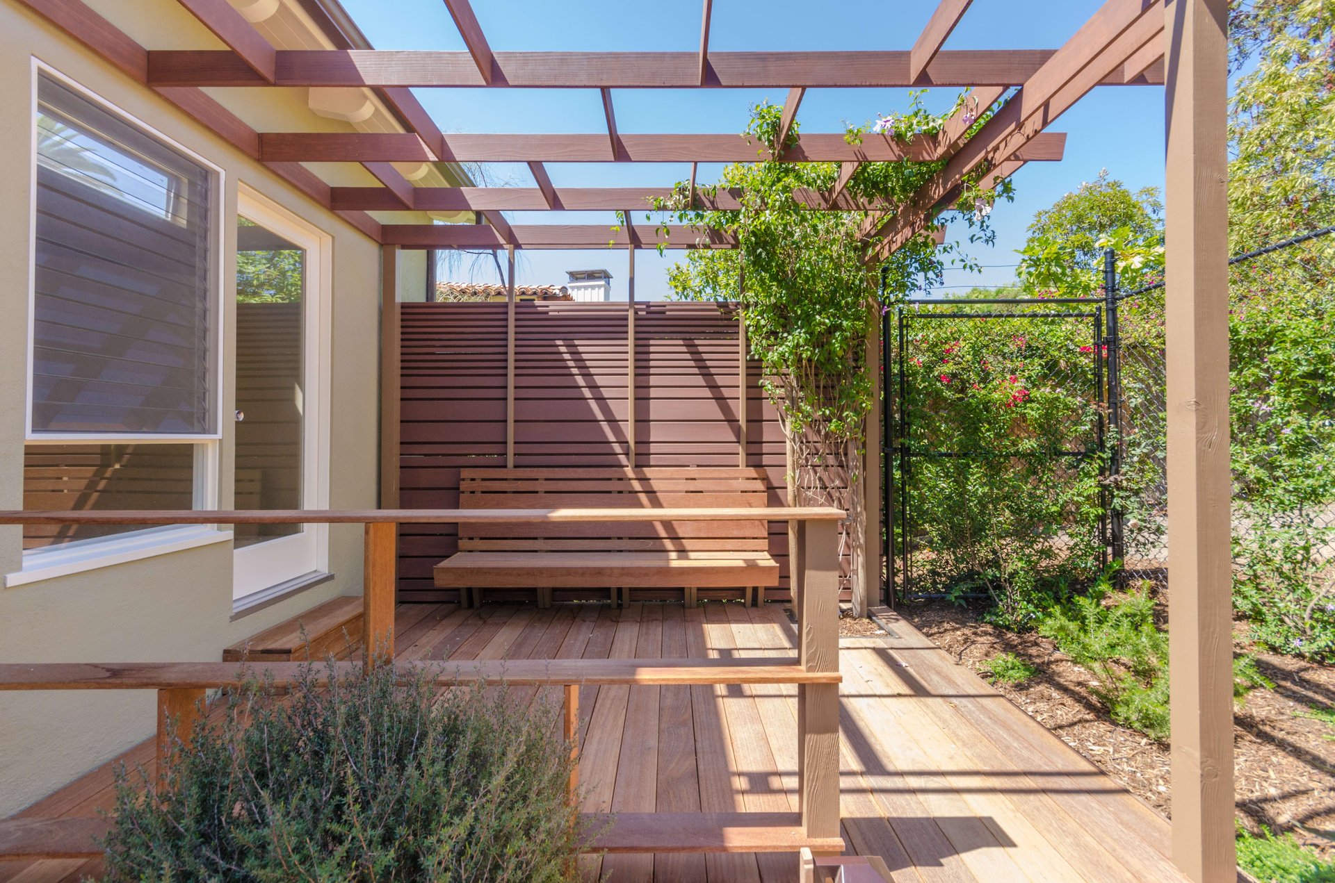 694 San Lorenzo St.