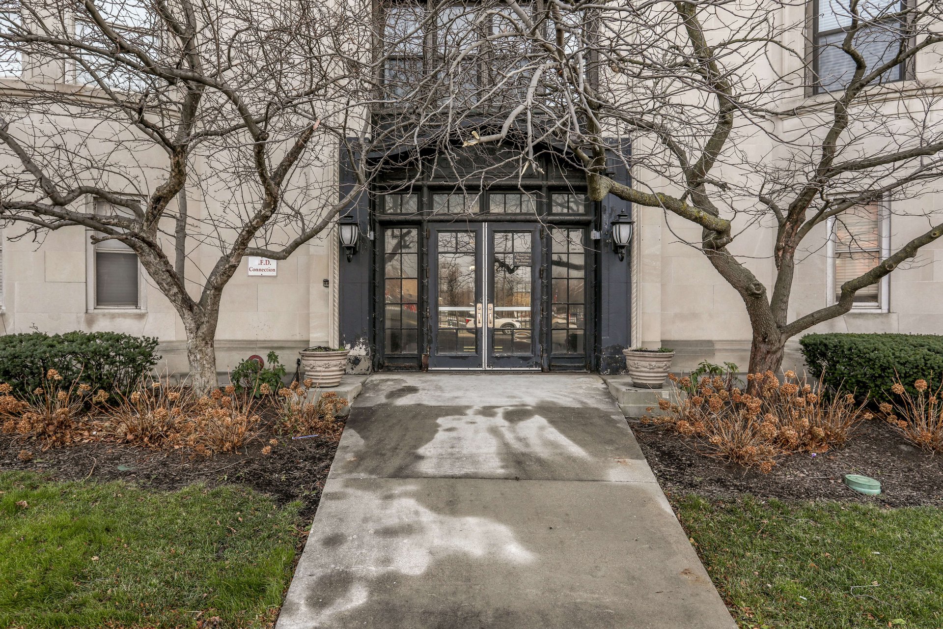 2900 E Jefferson Avenue Unit: A100