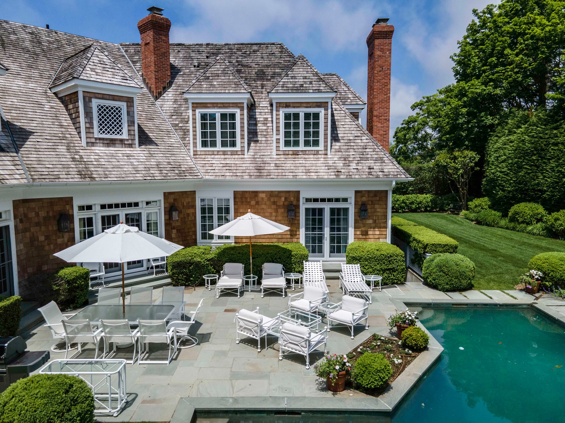 Furnished Designer Luxury Cottage in a Historic Waterfront Neighborhood