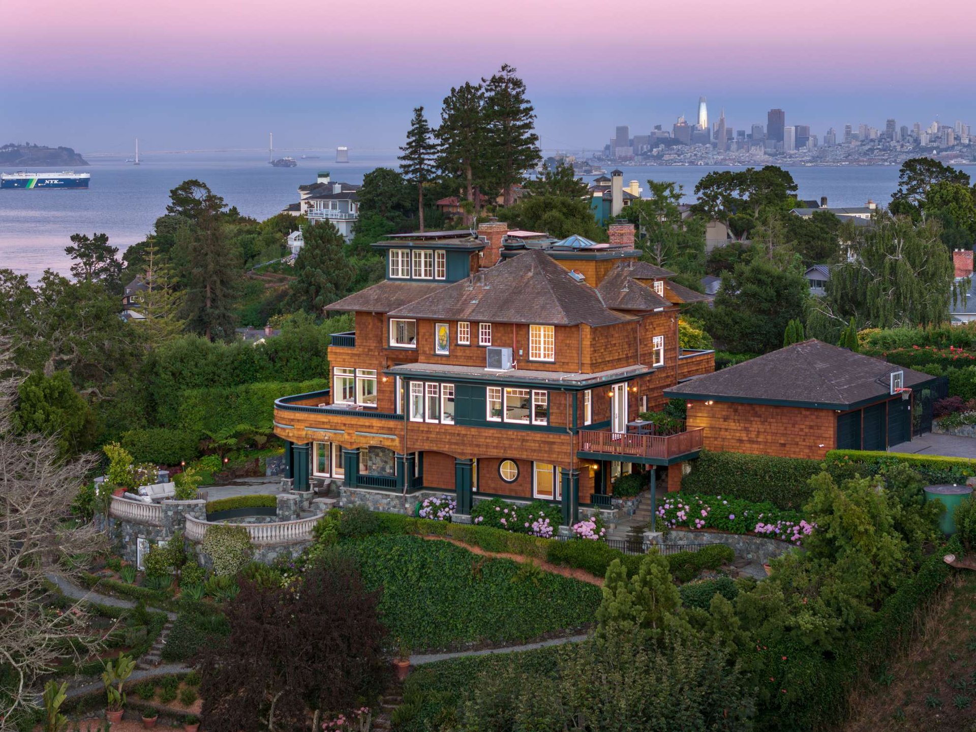 Extraordinary Belvedere Estate