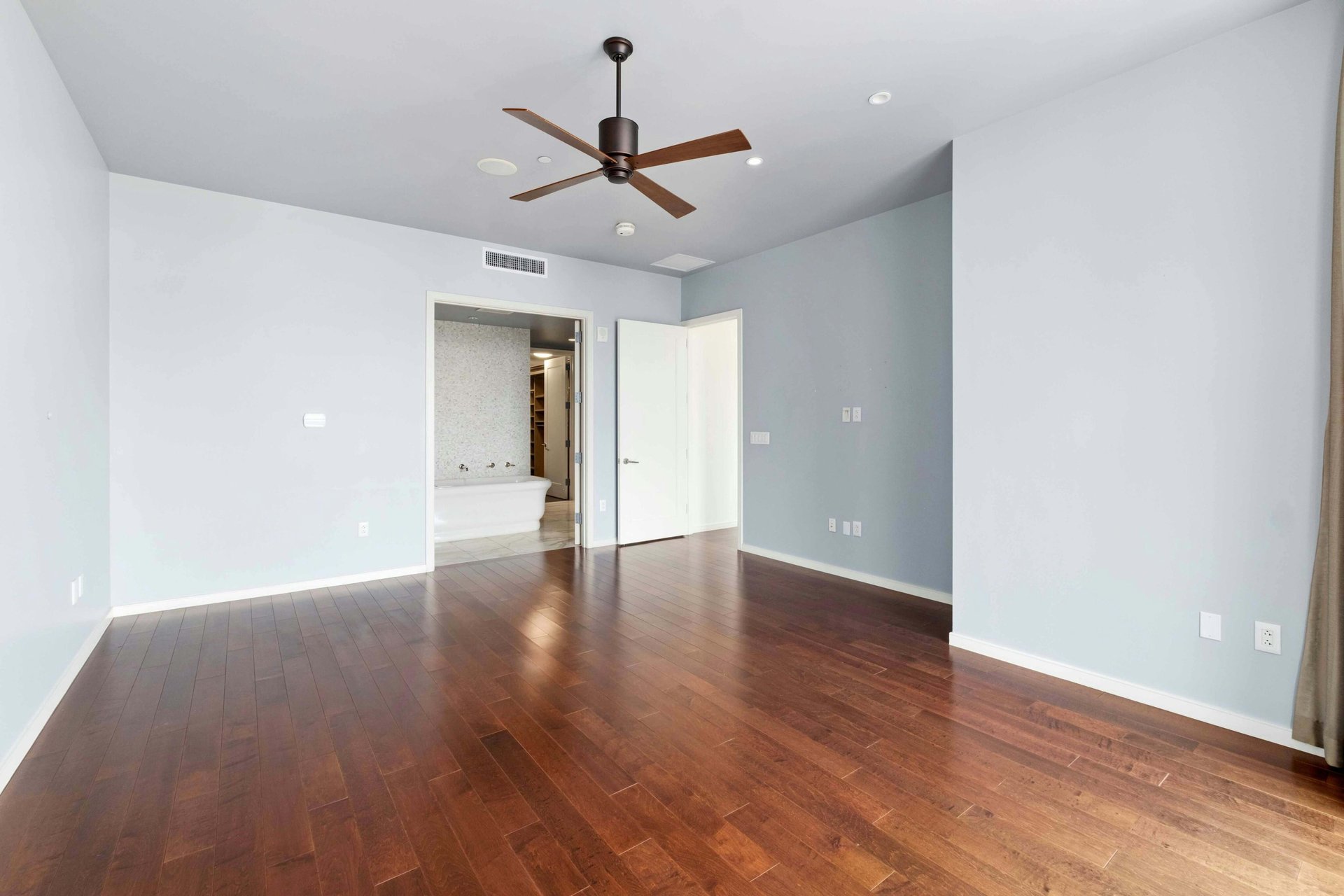 200 Congress Ave #30H 