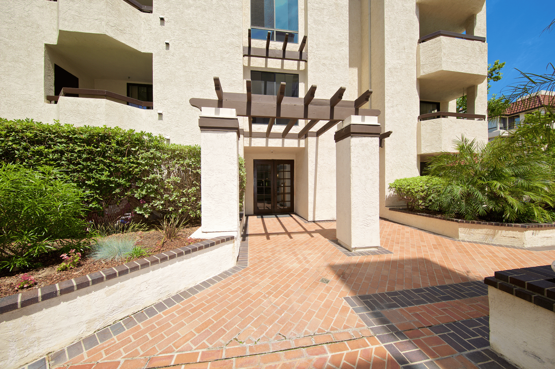 5895 Friars Rd