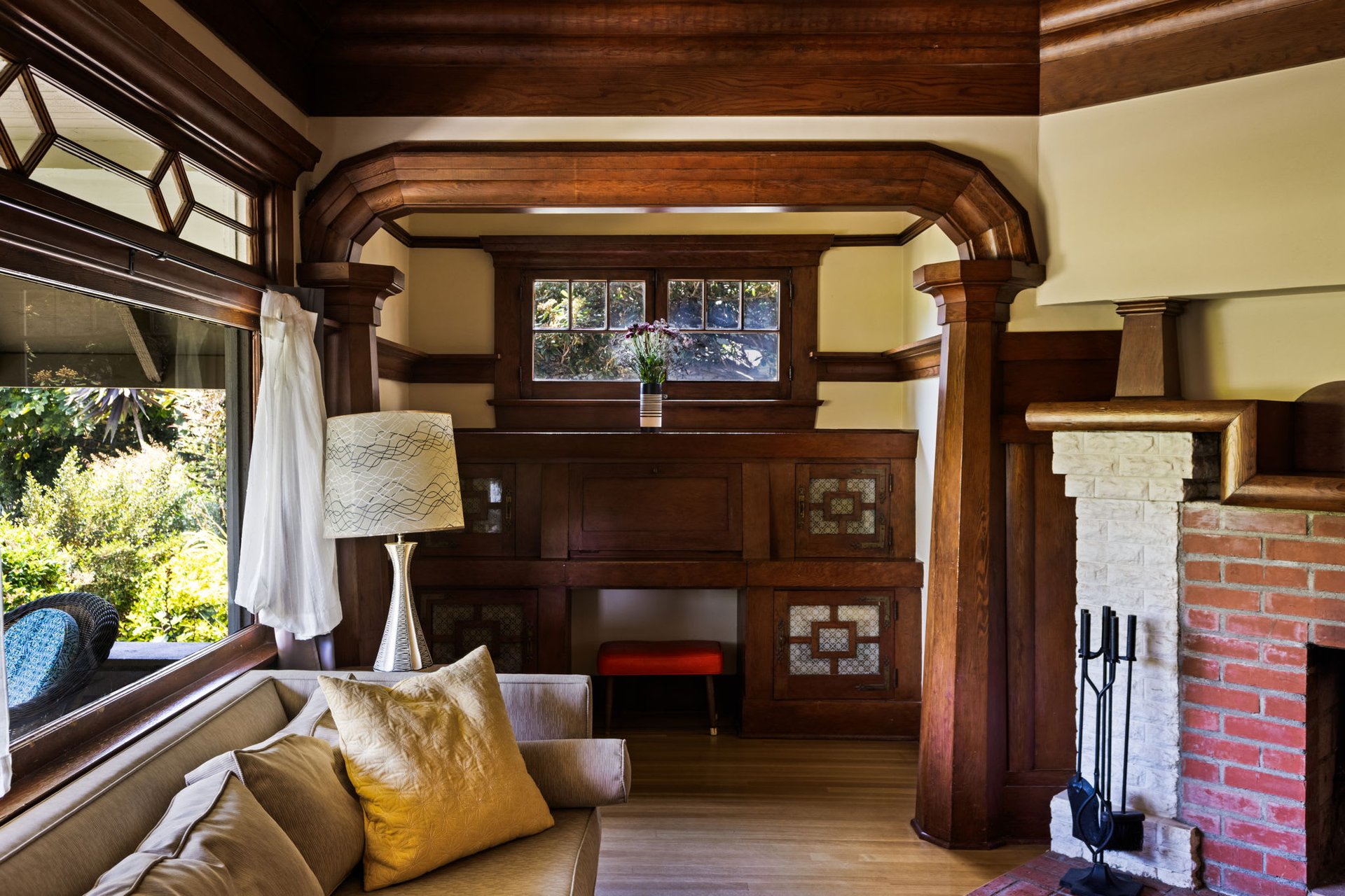 Wonderful Historic Craftsman Home in Jefferson Park