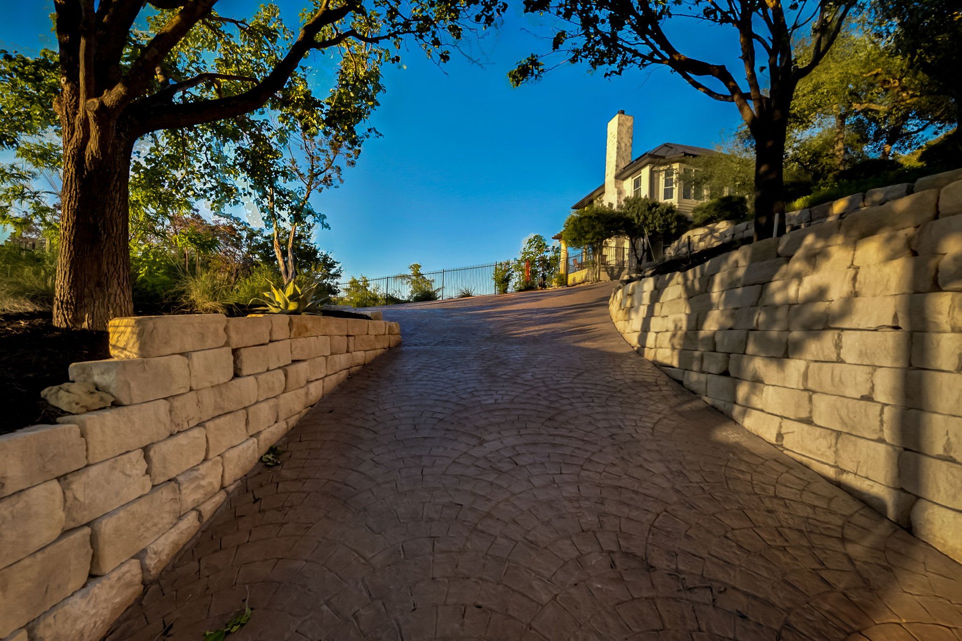 Hill Country Paradise: Luxurious 4/3 Home with Heated Pool/Spa and Spectacular Sunset Views in River Place!