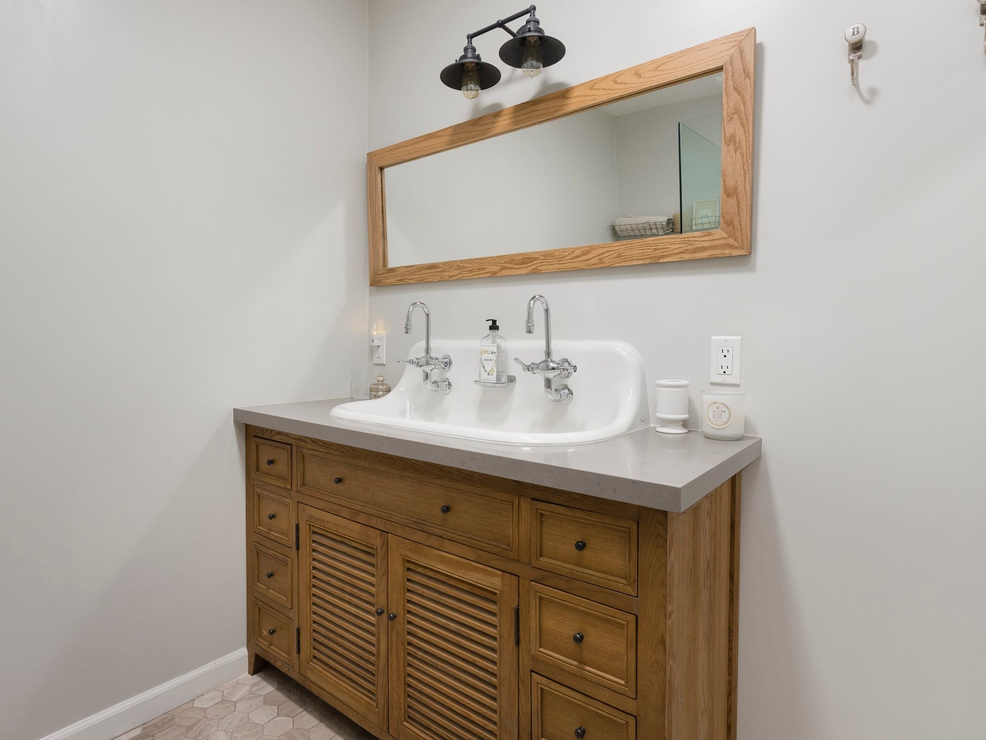 839 Eucalyptus Drive
