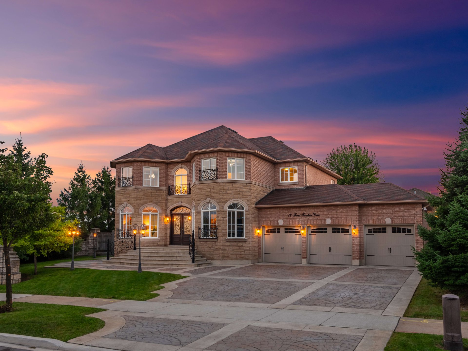 18 Forest Fountain Dr