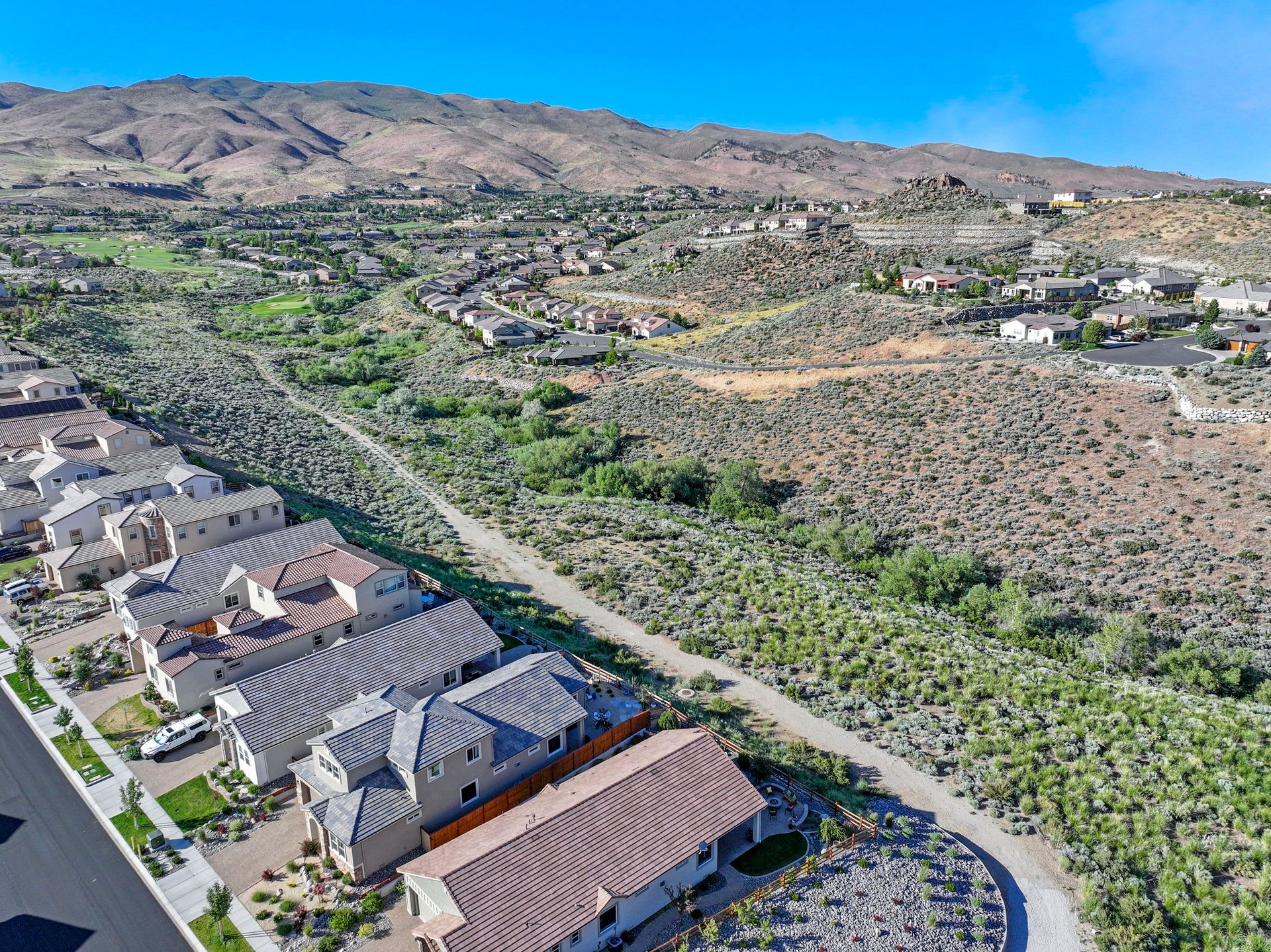 STUNNING SOMERSETT HOME