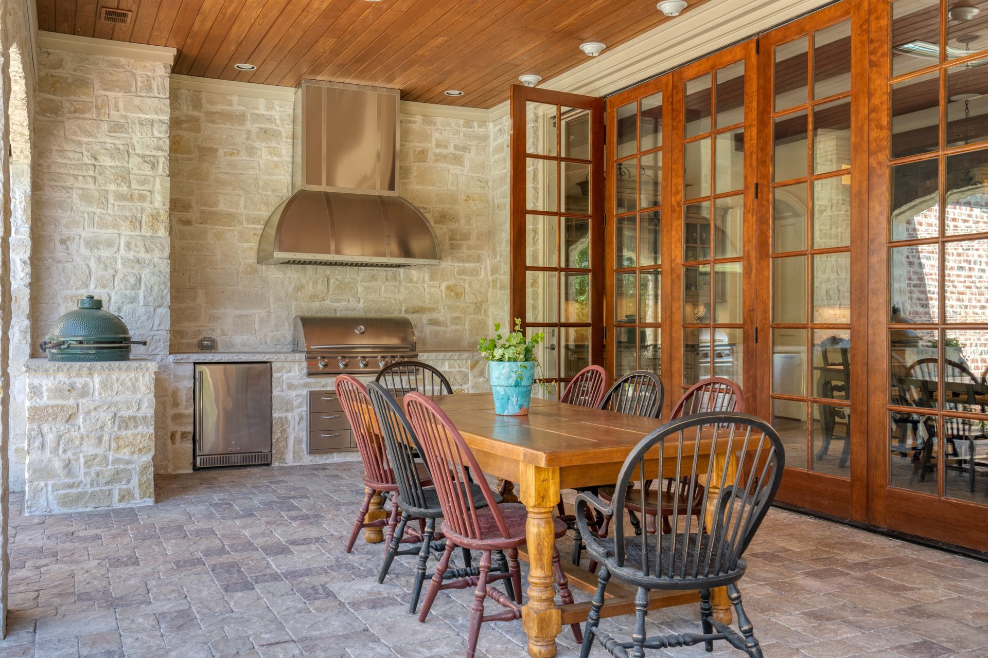 6400 Drawbridge Lane