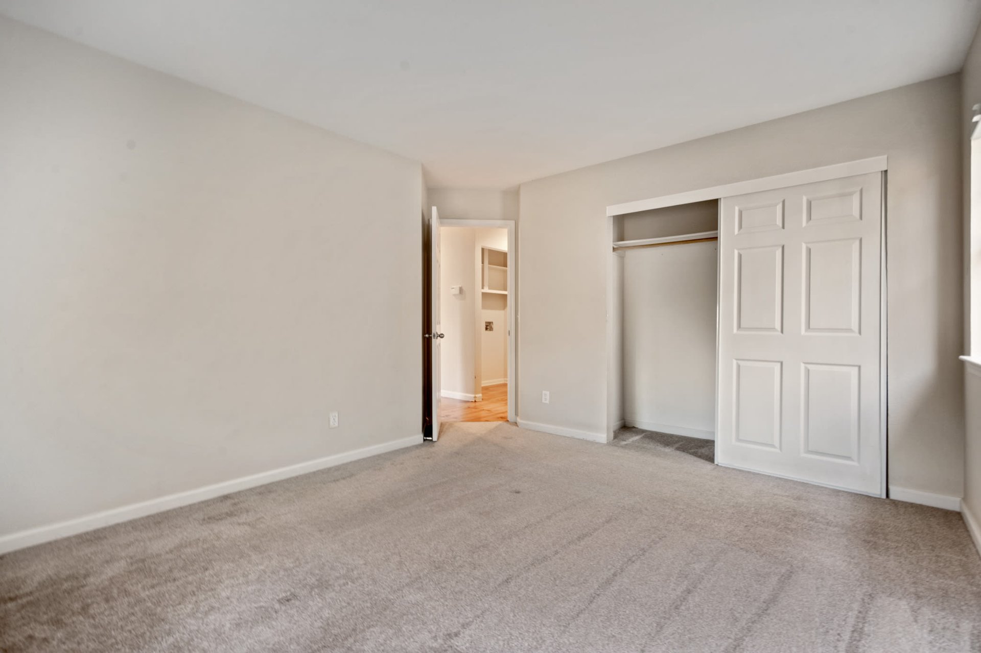 182 Windsor Dr