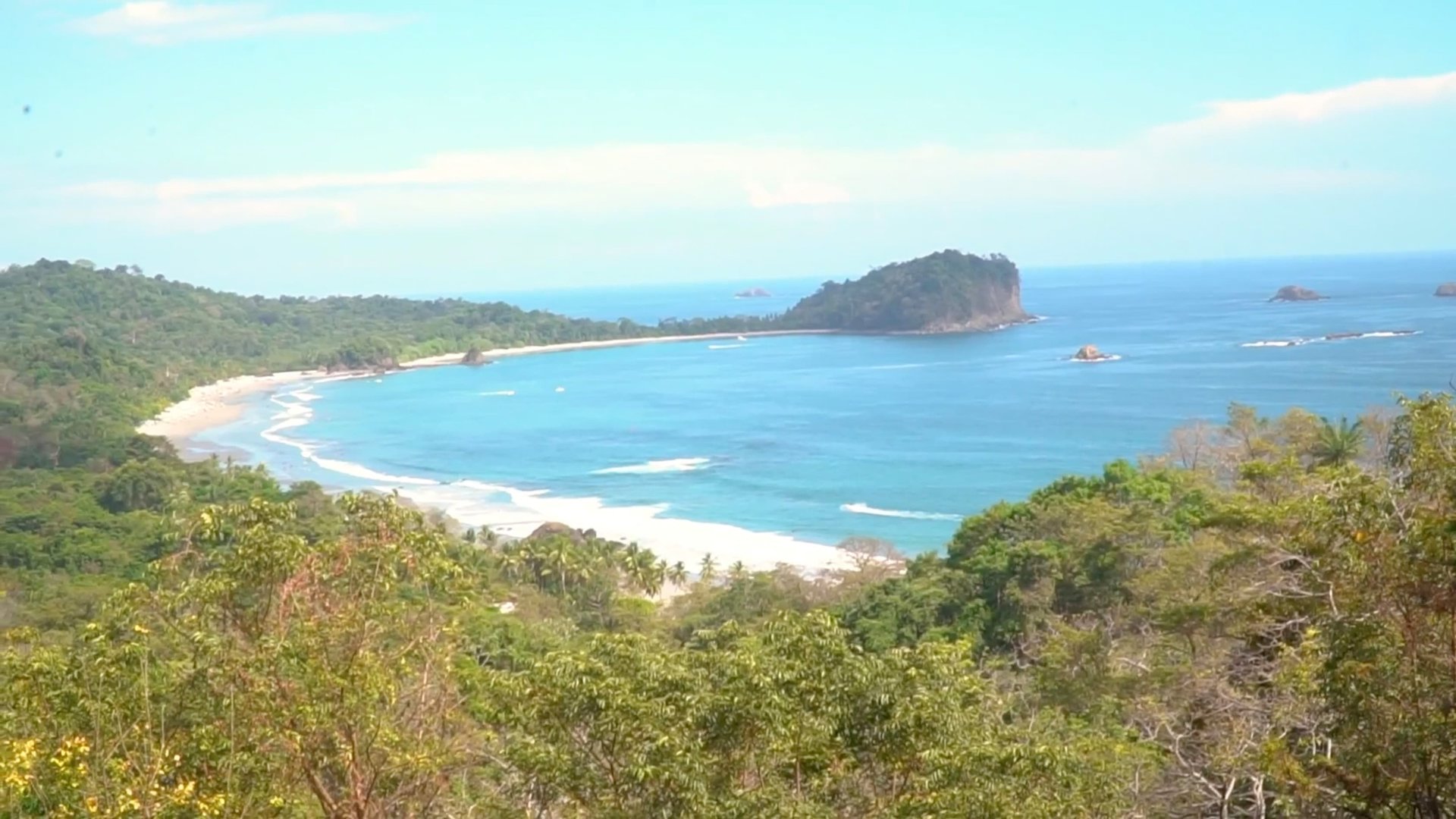  Affordable & Charming 1 bedroom Villa with Pool in gated community, immersed in the rainforest close to Quepos  