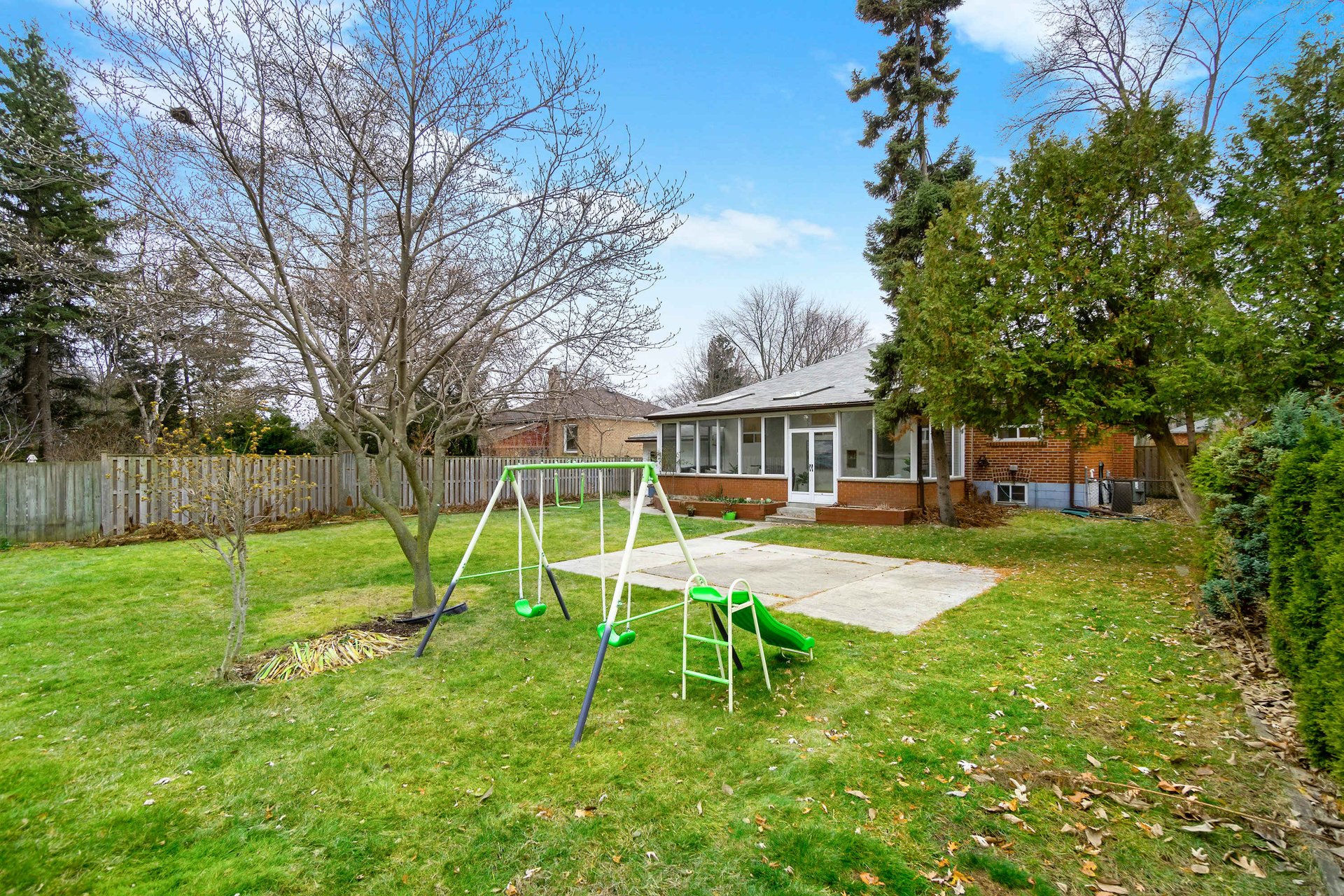 1577 Kenmuir Avenue