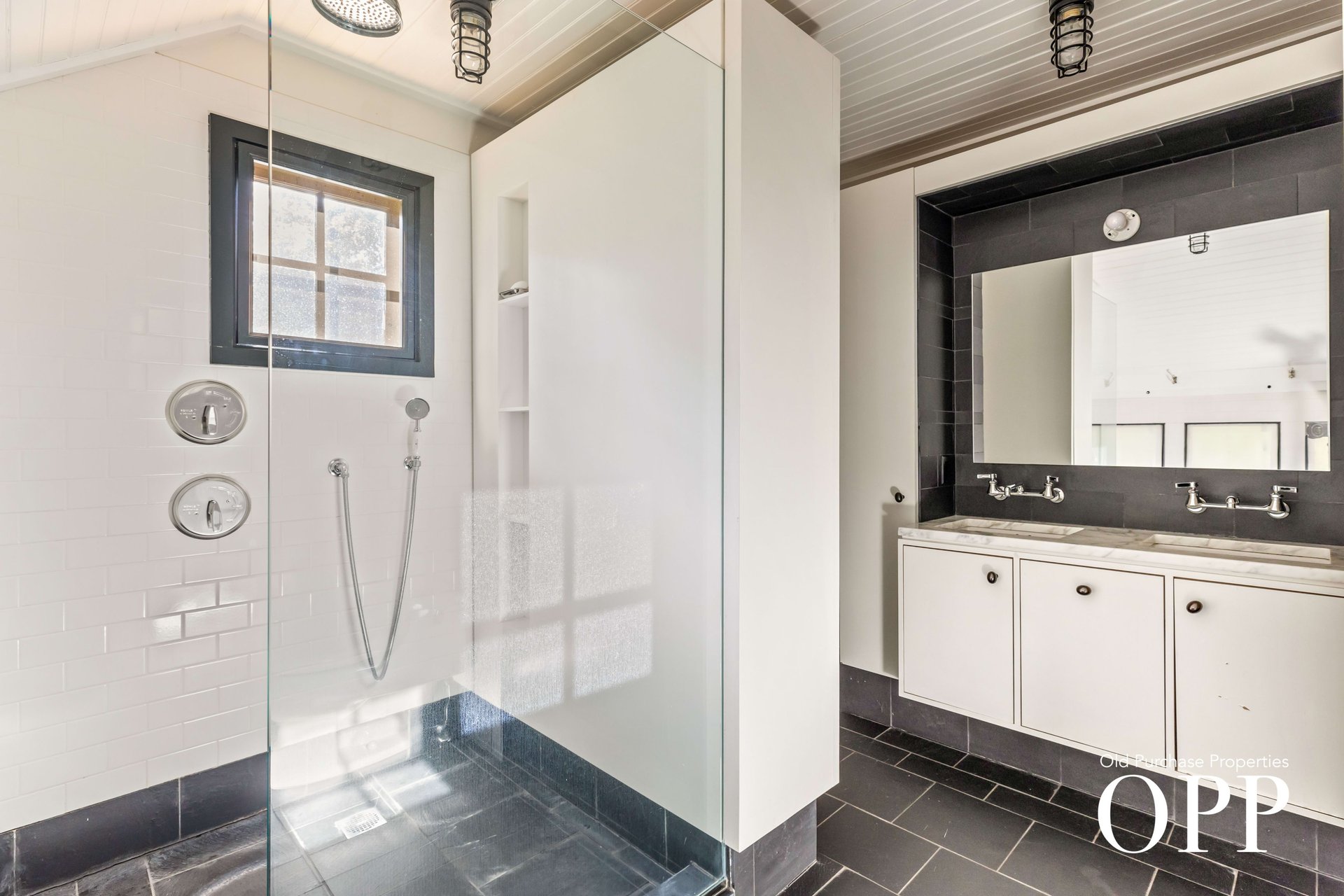 AN EXQUISITE CARRIAGE HOUSE