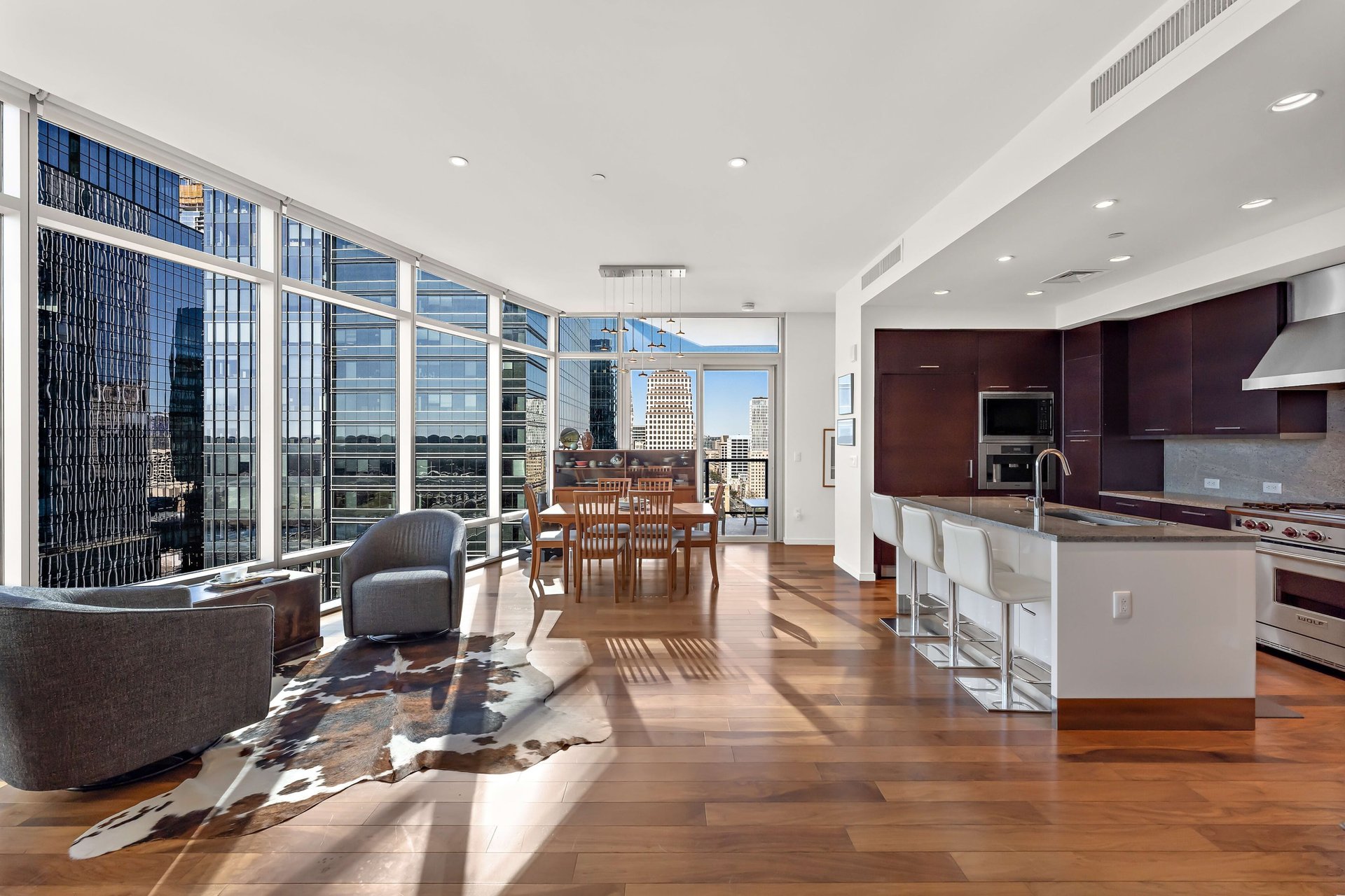 200 Congress Ave #21E