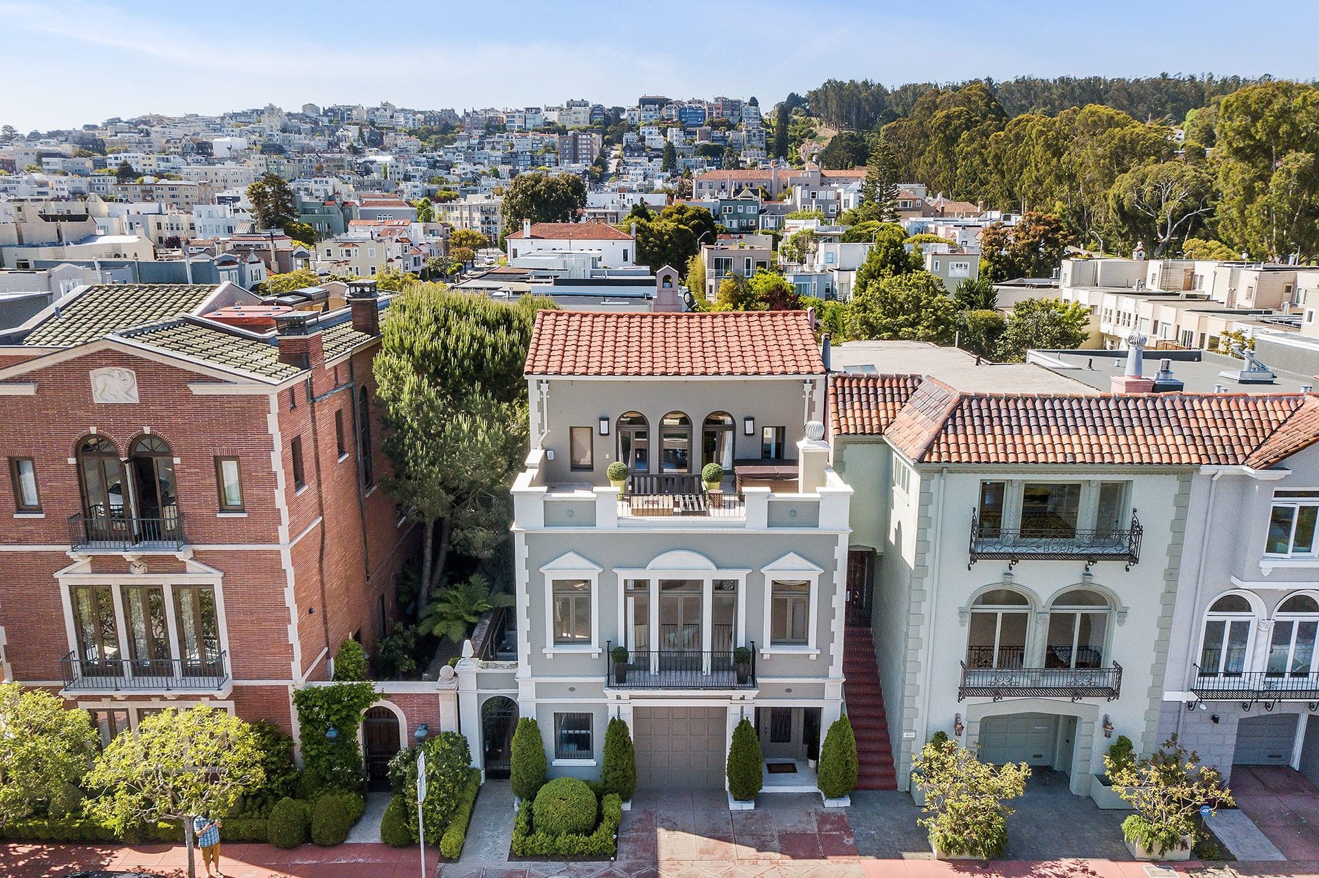 2415 Bay Street