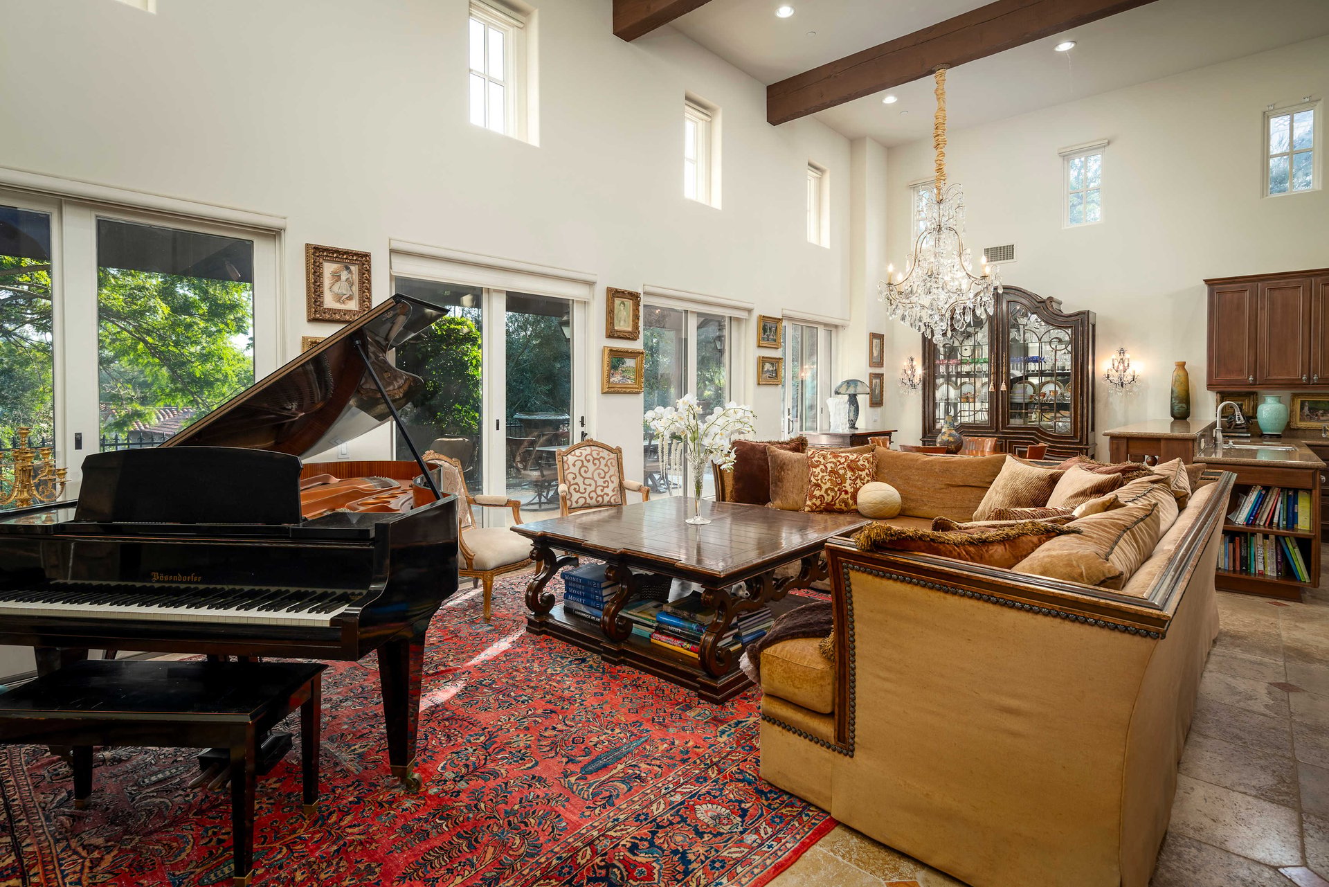 A Masterpiece Villa In The Bridges
