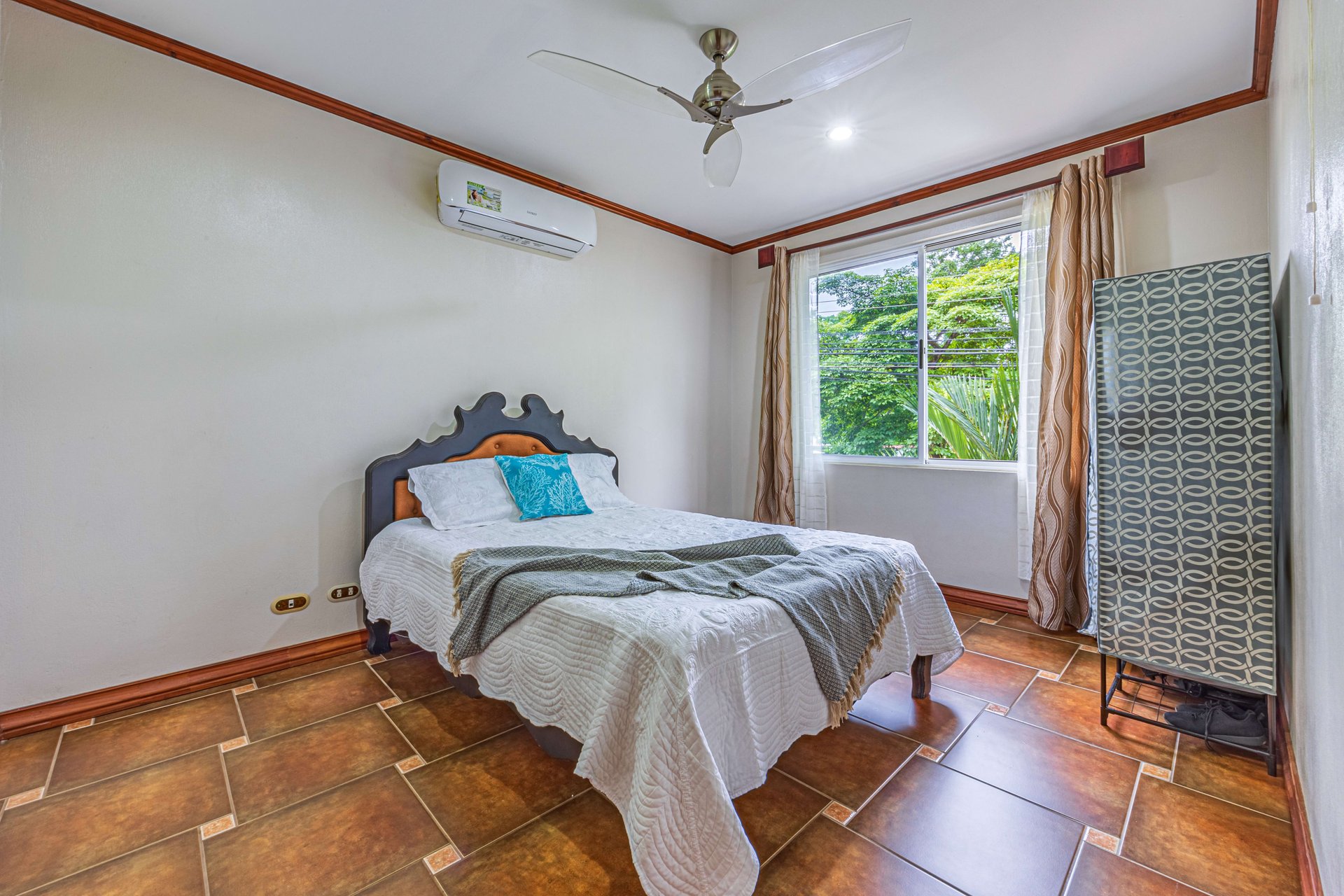 Commercial Building Opportunity in the Heart of Uvita. On Creek with Beautiful Jungle View