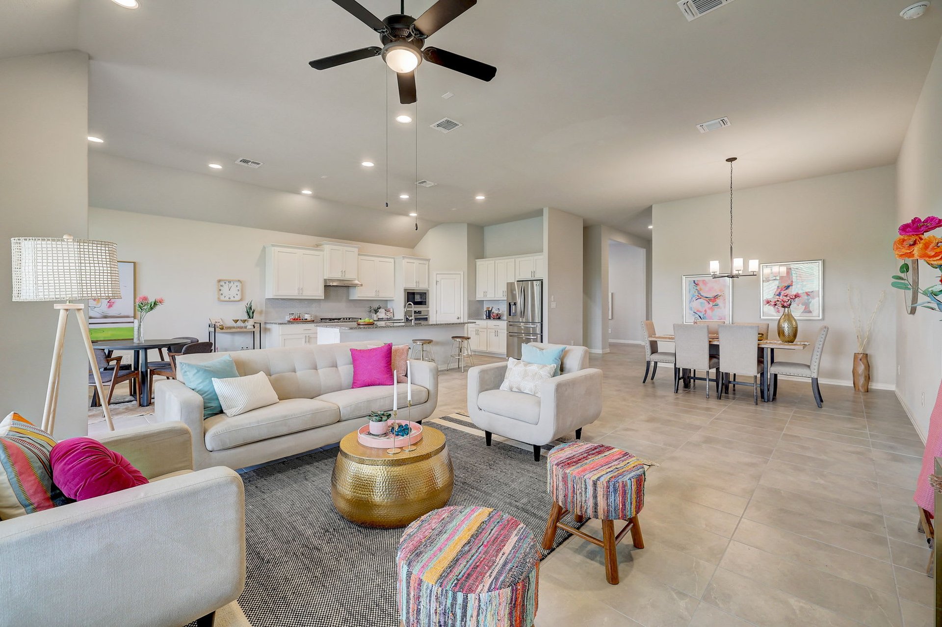 Charming single-story home in the desirable Paloma Lake in RR that backs to a greenbelt!