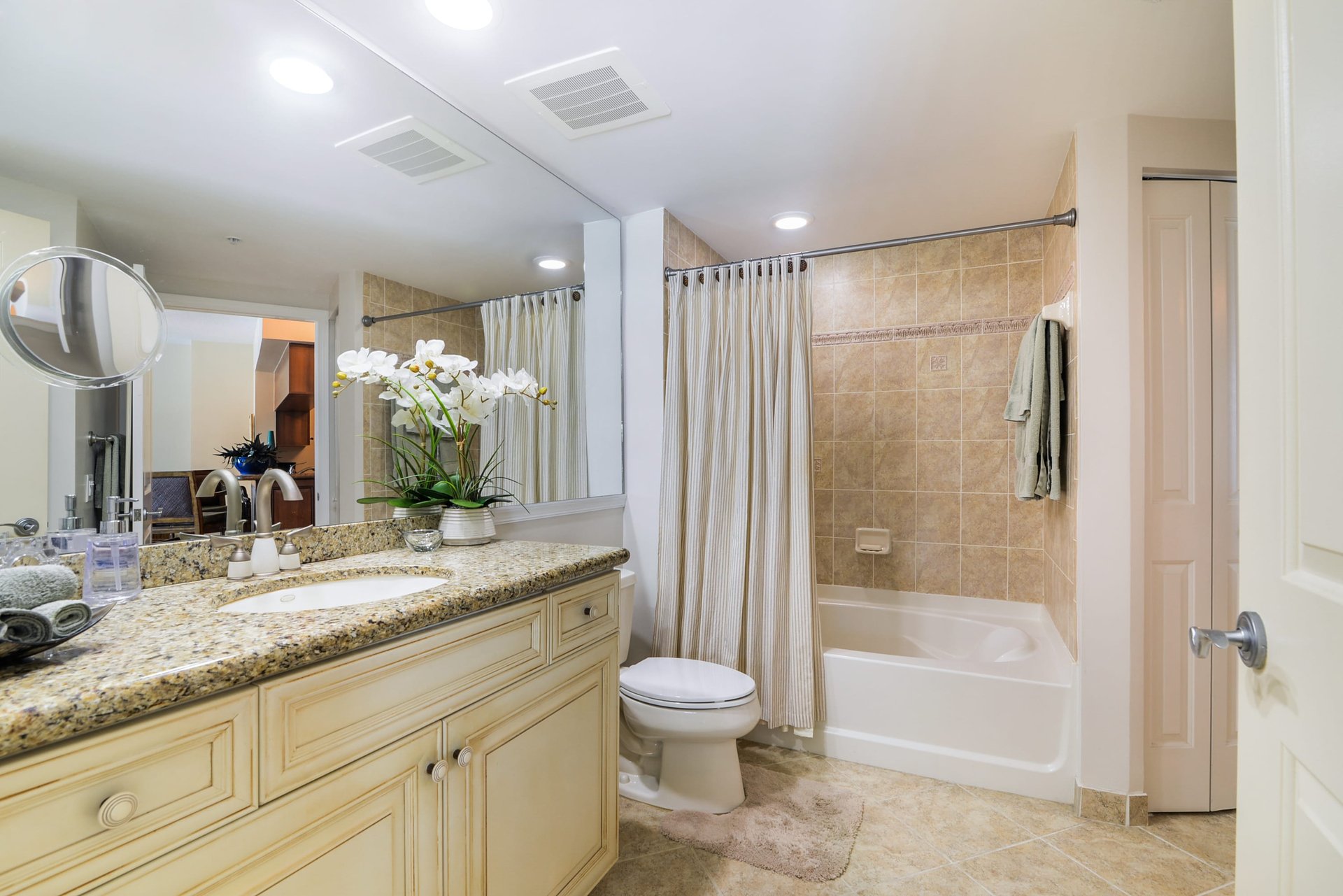 347 N New River Dr E Unit: 1606