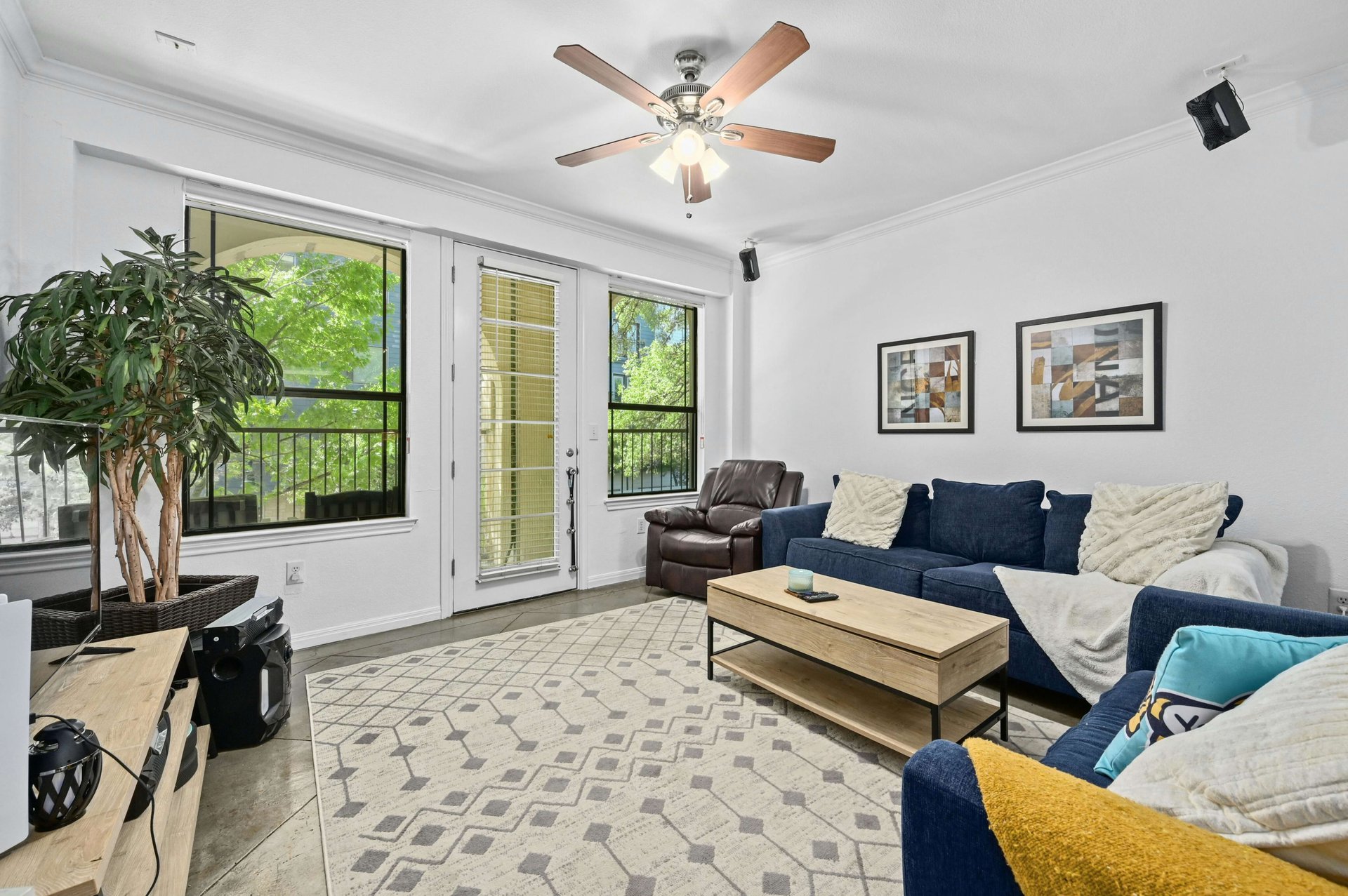 2505 San Gabriel Street #207
