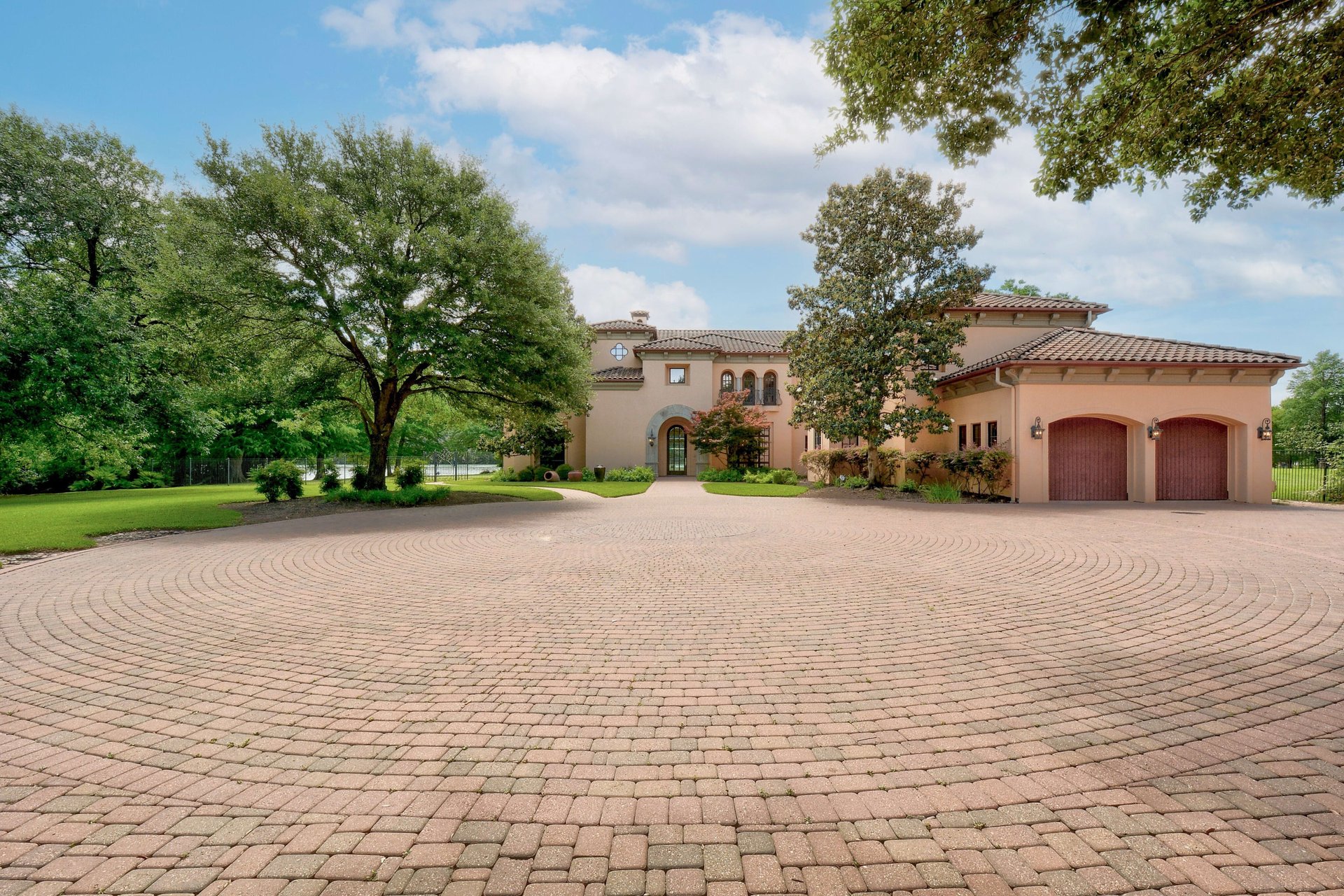 3201 Westlake Drive