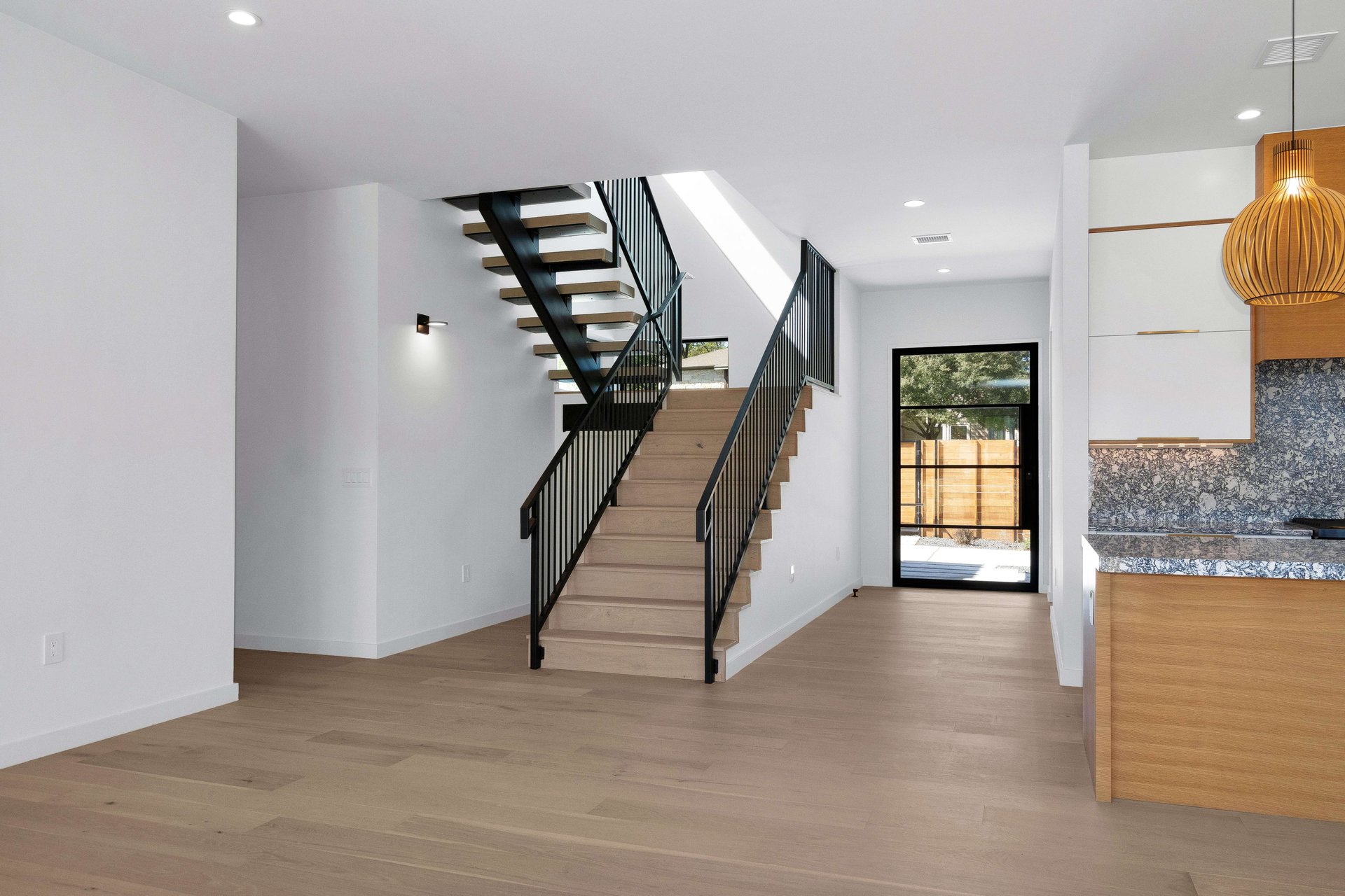 3501 Pinnacle