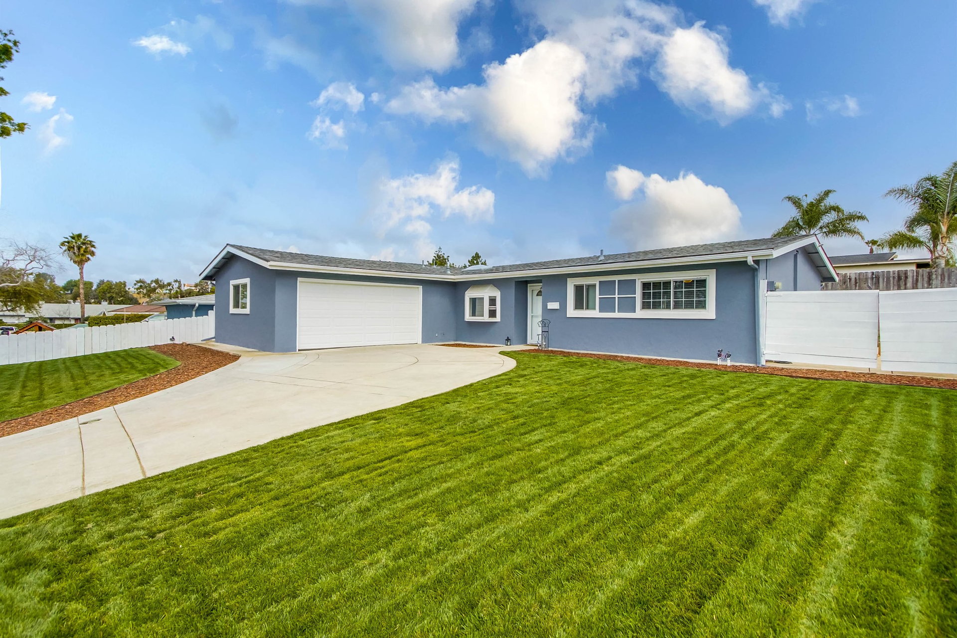 897 Myra Ave