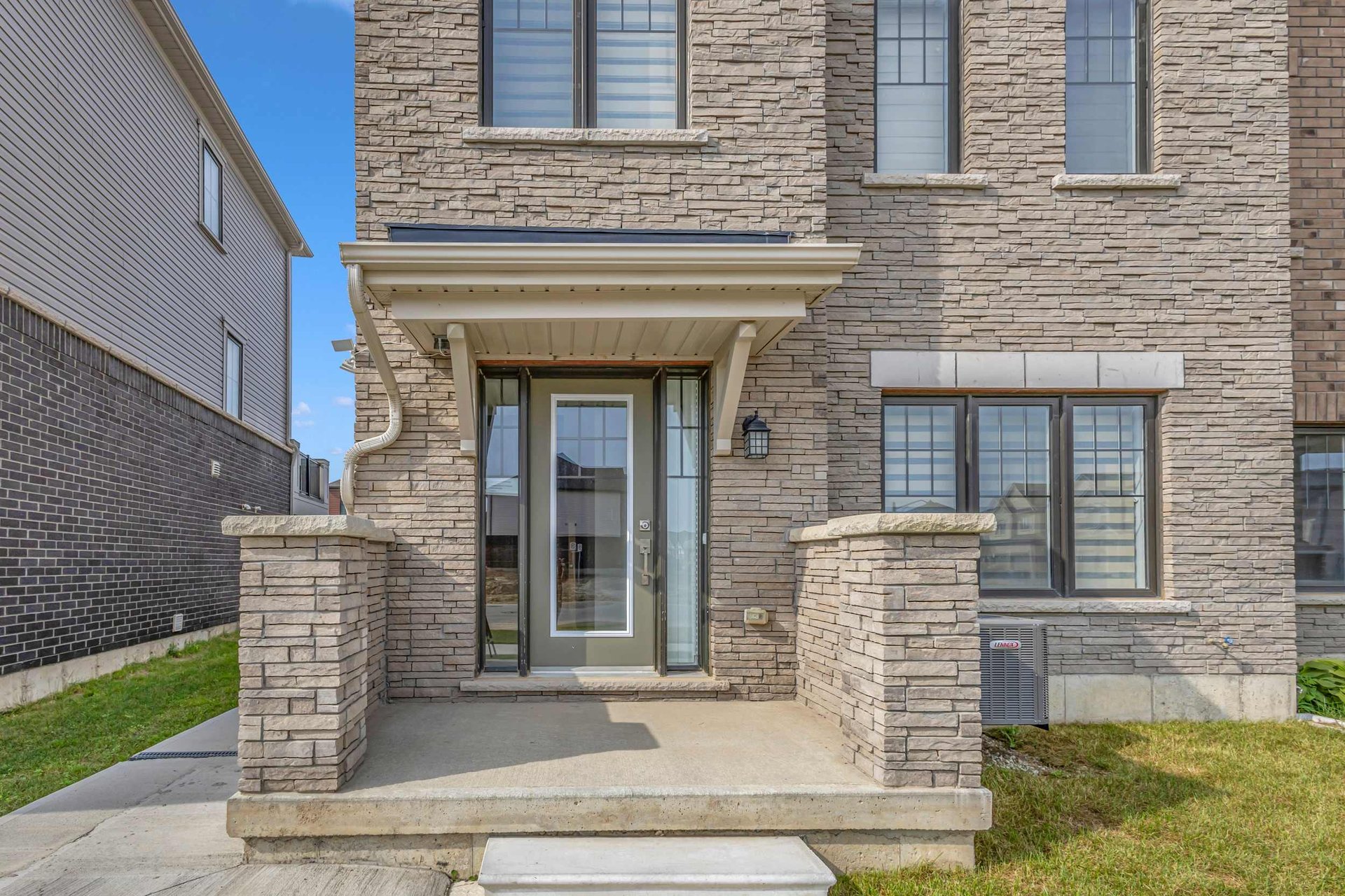 18 Bee Cres