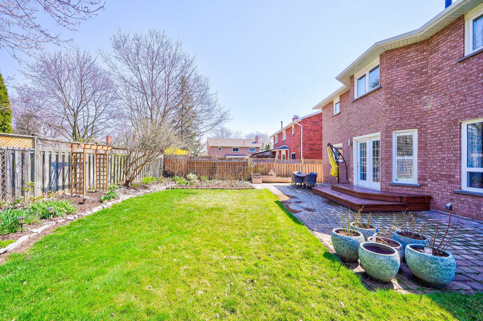 1237 Old Colony Rd