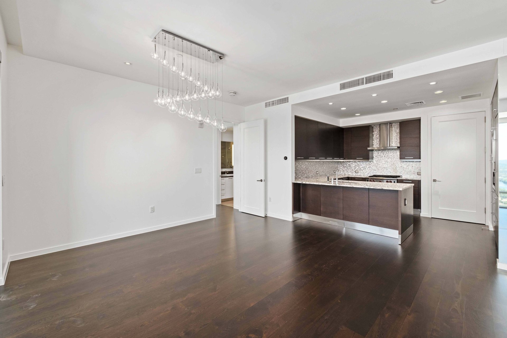 200 Congress Ave #37A