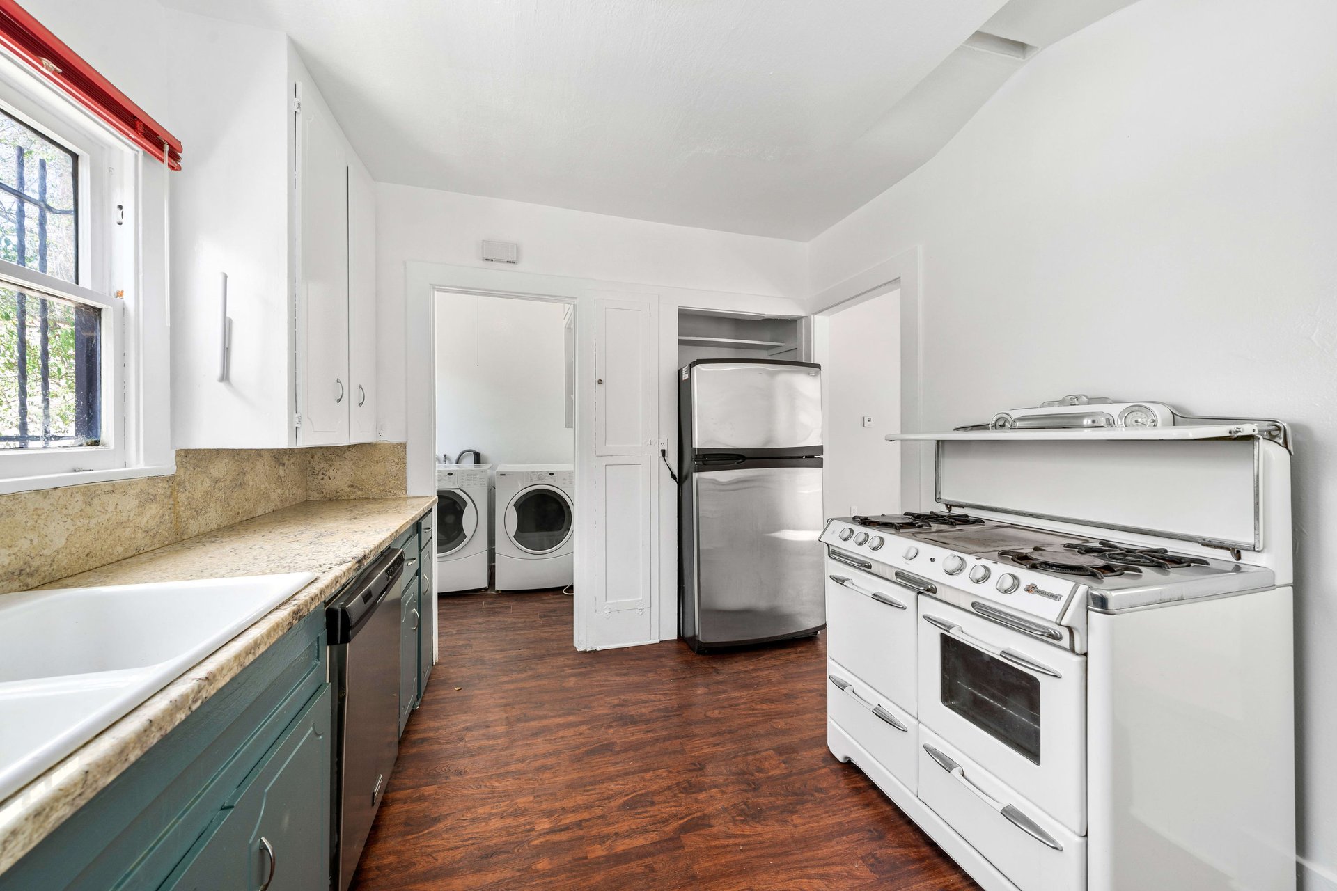 1175 Carmona Ave, Wilshire Vista