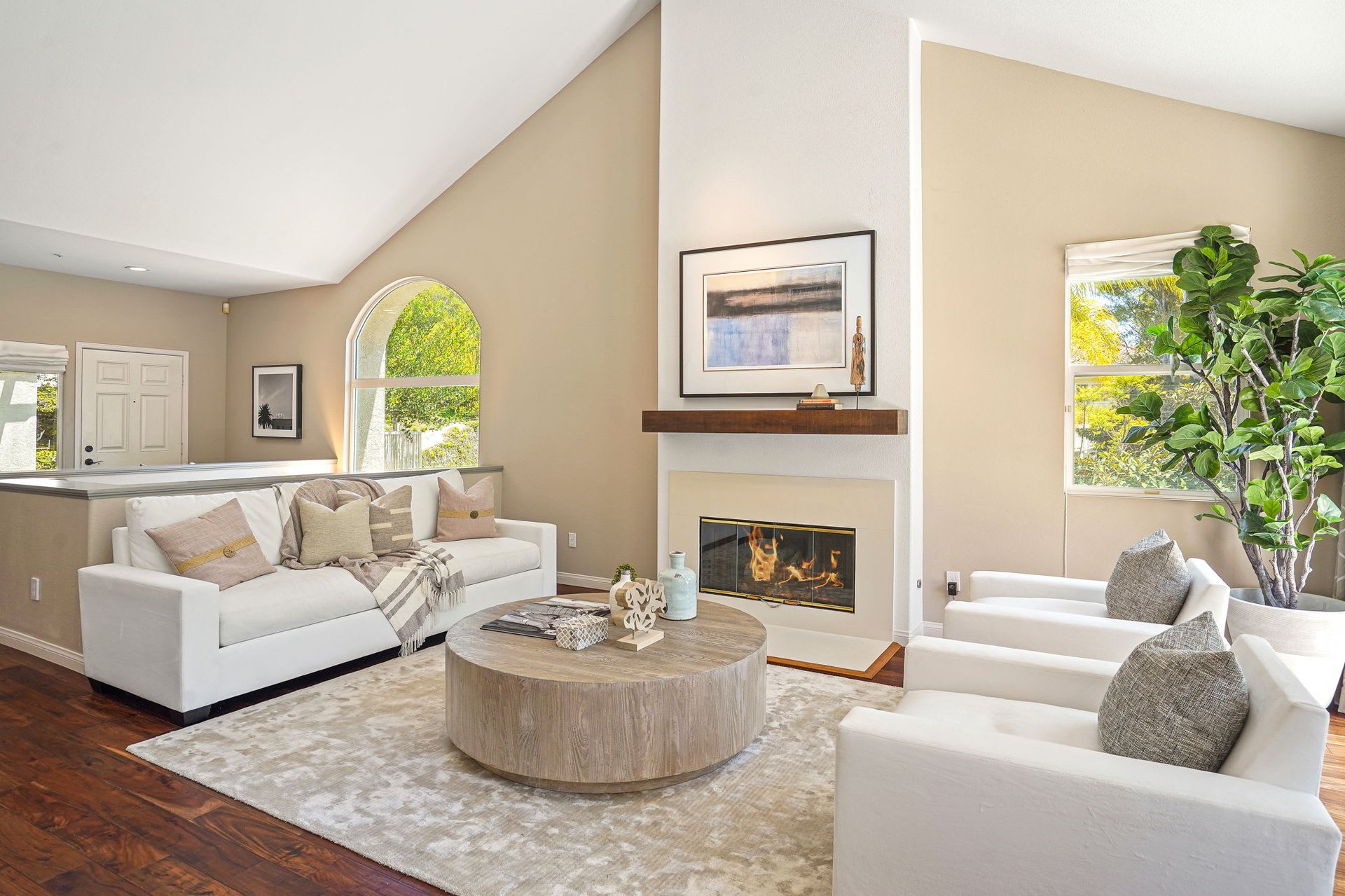 718 Palisades Dr