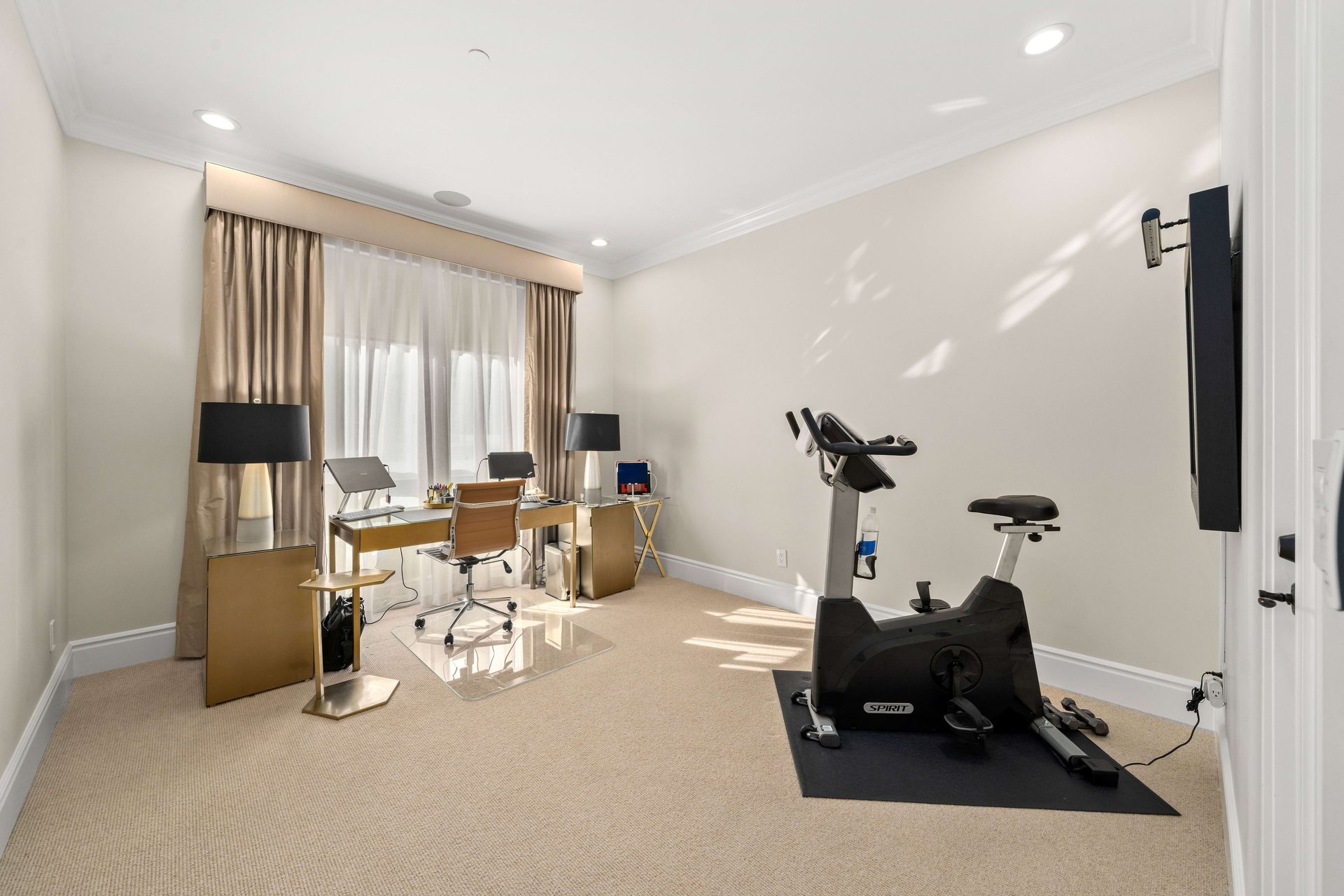 137 S Spalding Dr #104, Beverly Hills