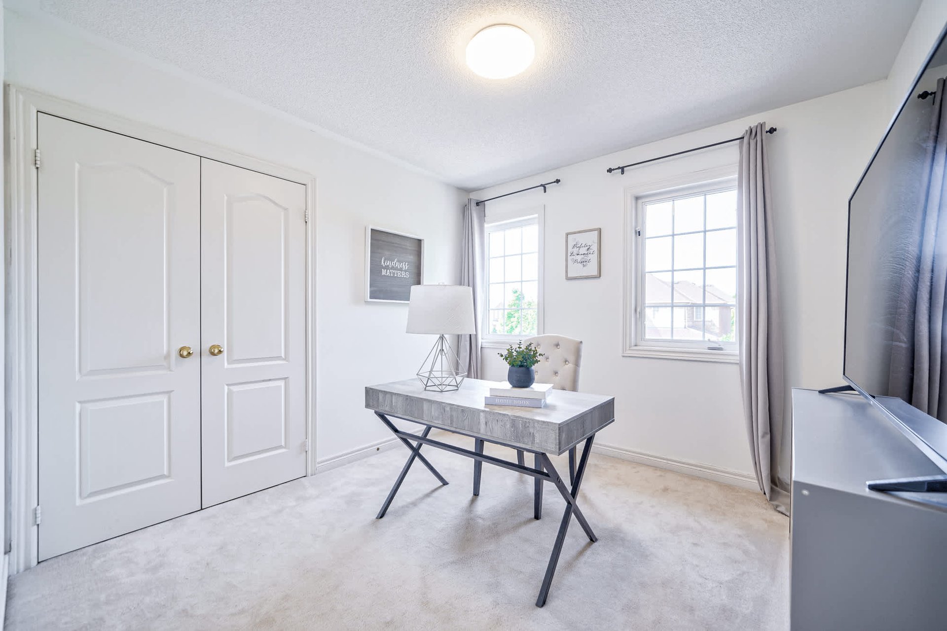 2164 Highcliffe Way