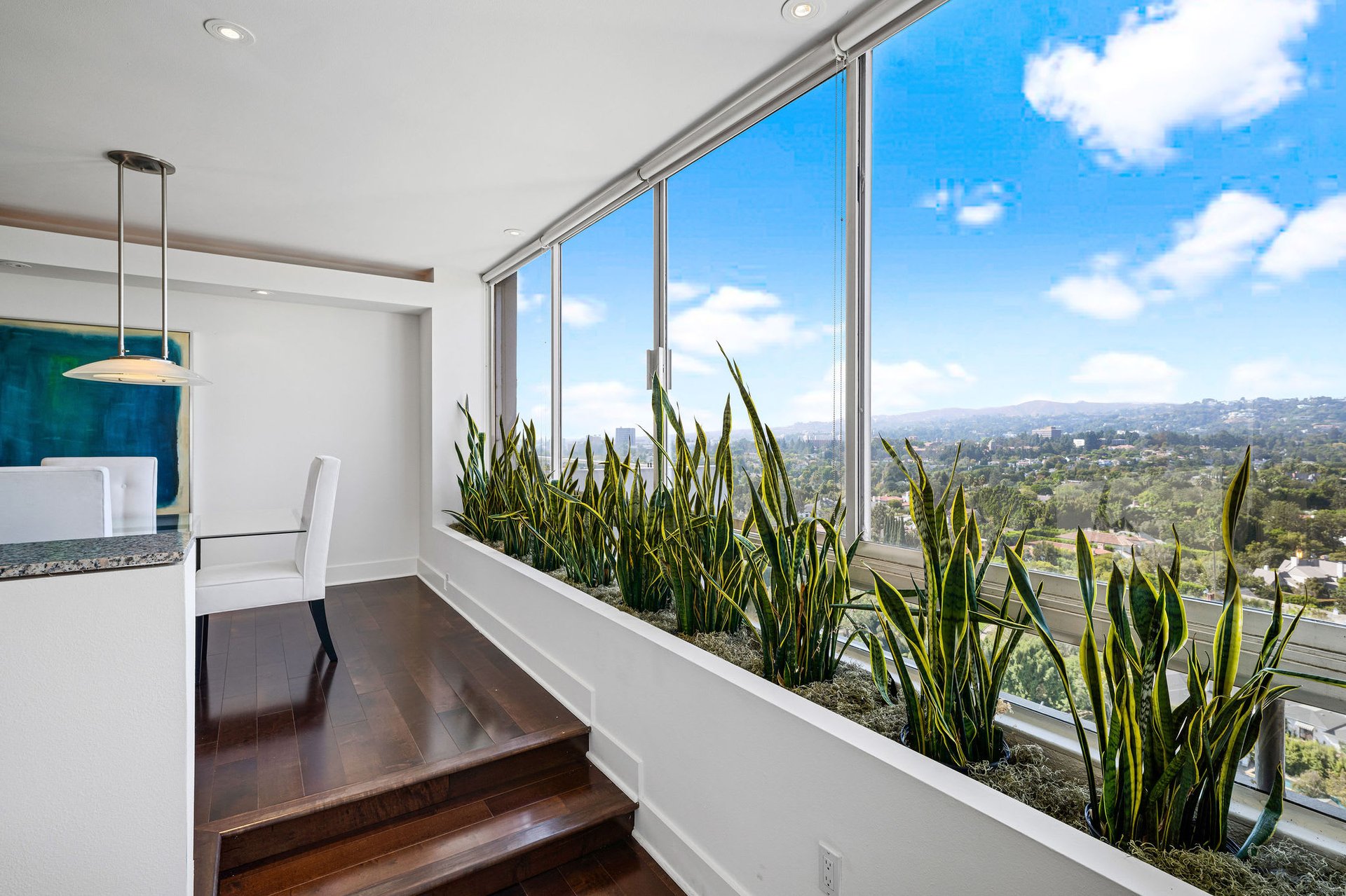 The Comstock #PHA, Wilshire Corridor