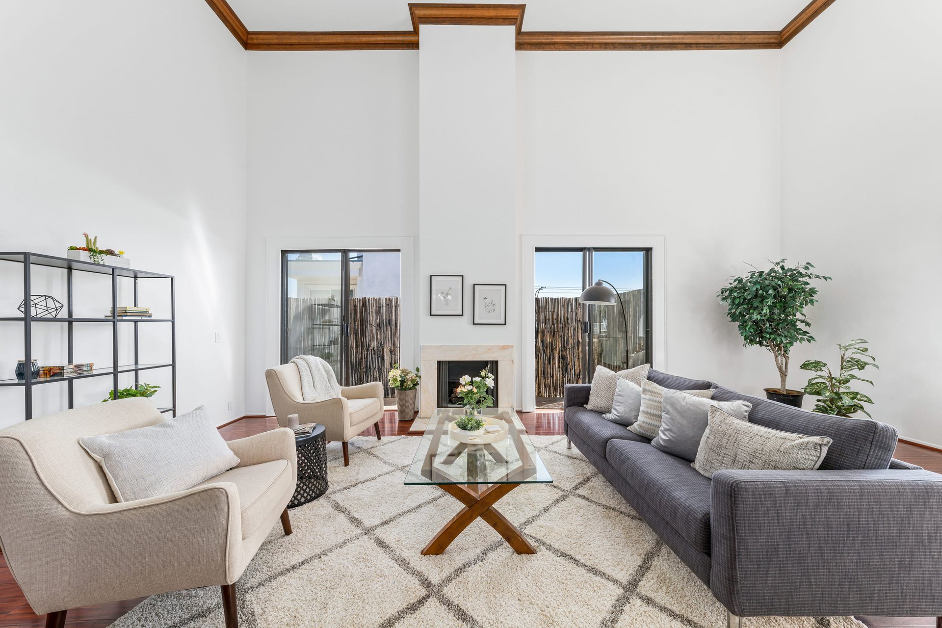 8712 Gregory Way #404, Pico-Robertson