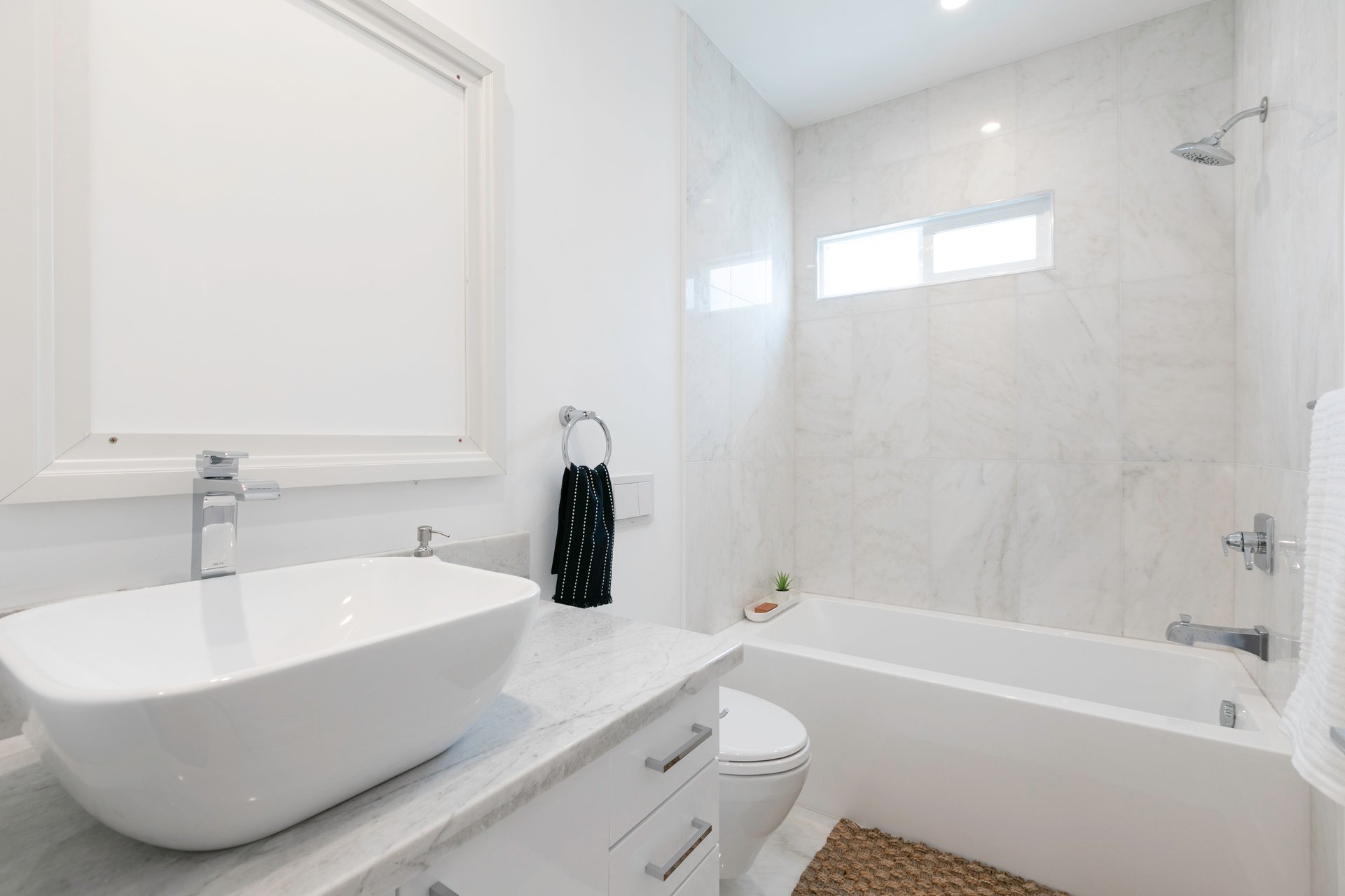 Remodeled and Vacant Mid-City Duplex!