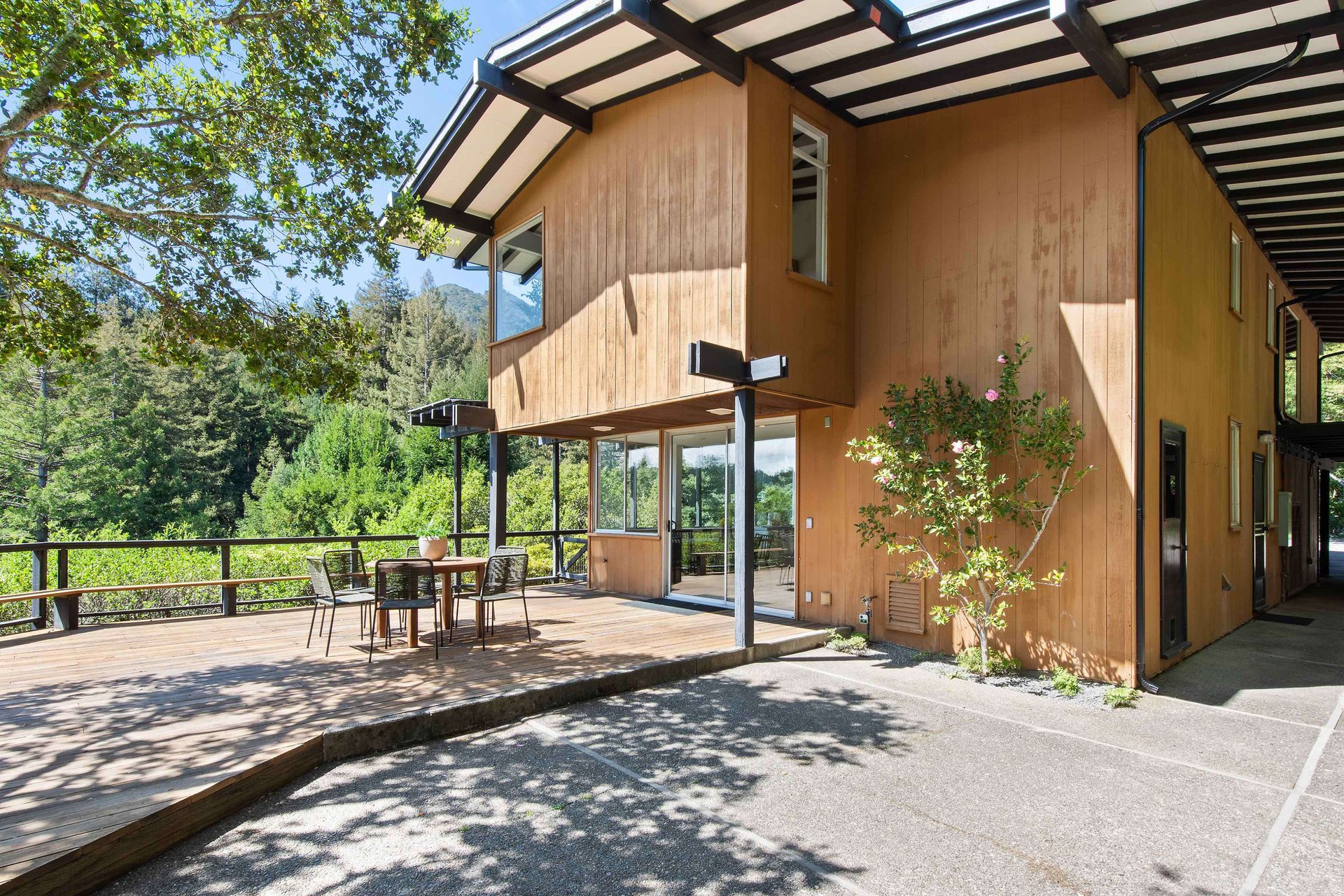 405 Crown Rd