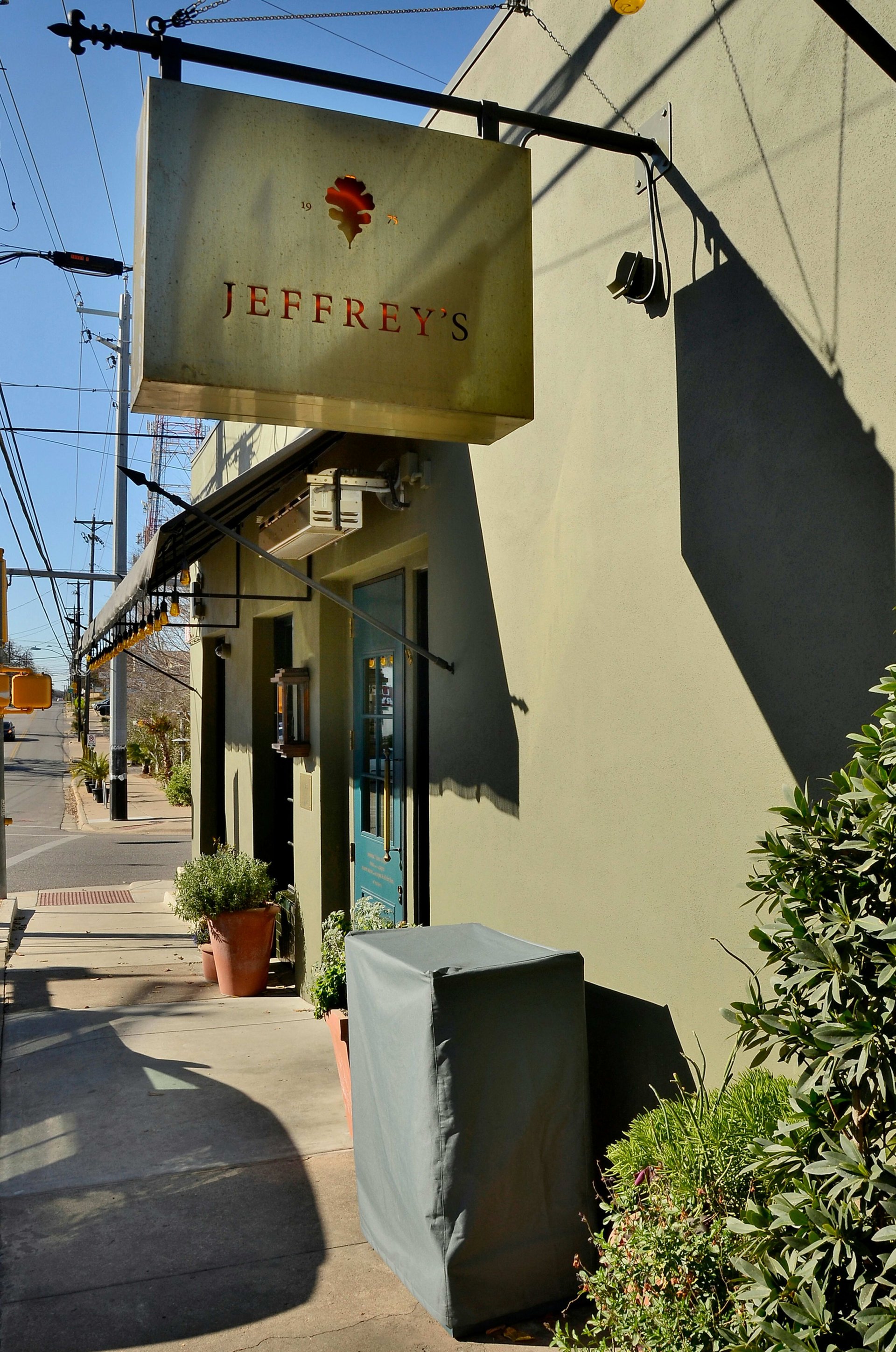1409 W 9th Street 