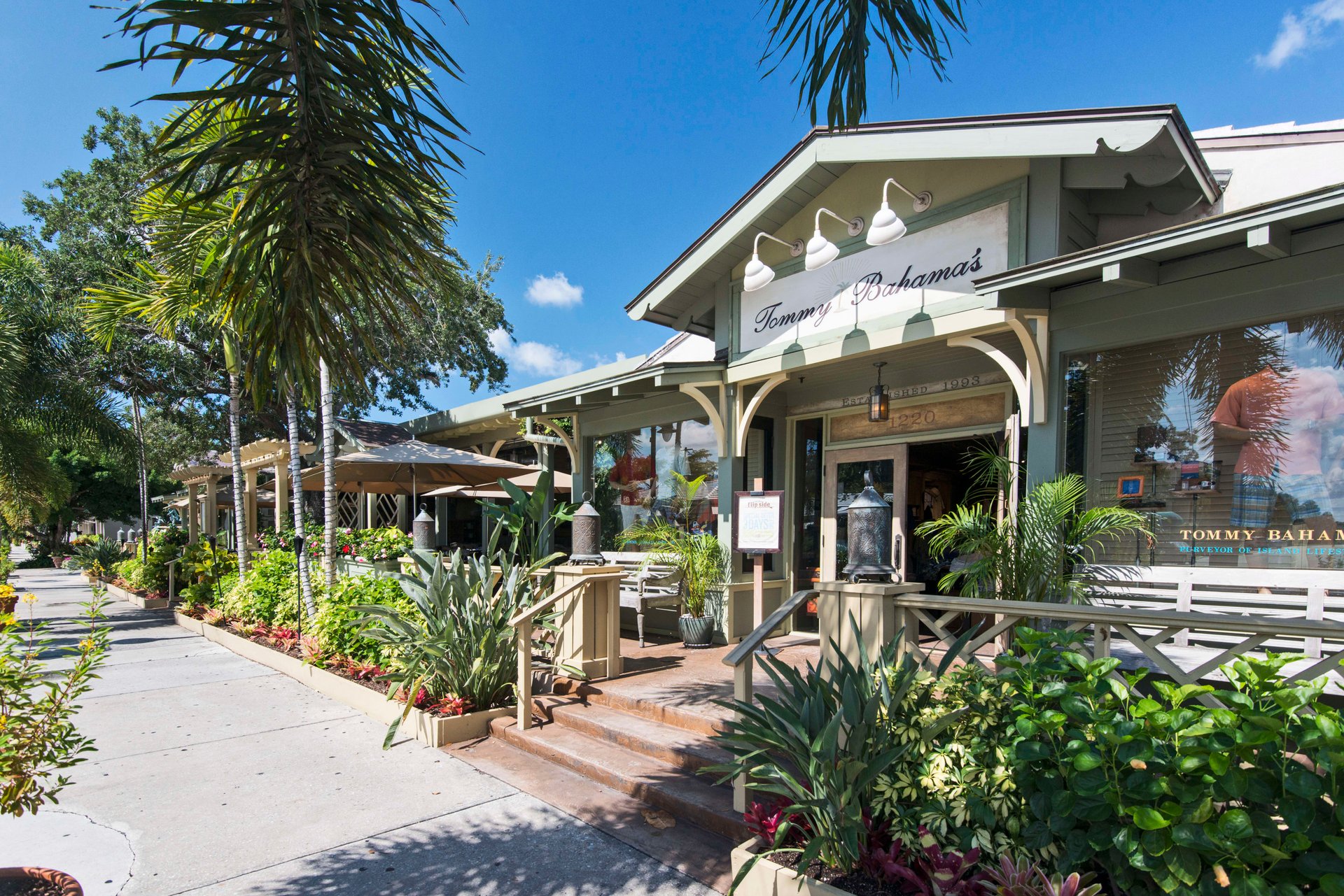 OLDE NAPLES