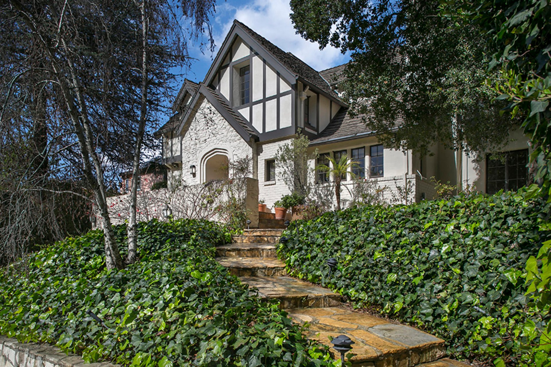10457 Lindbrook